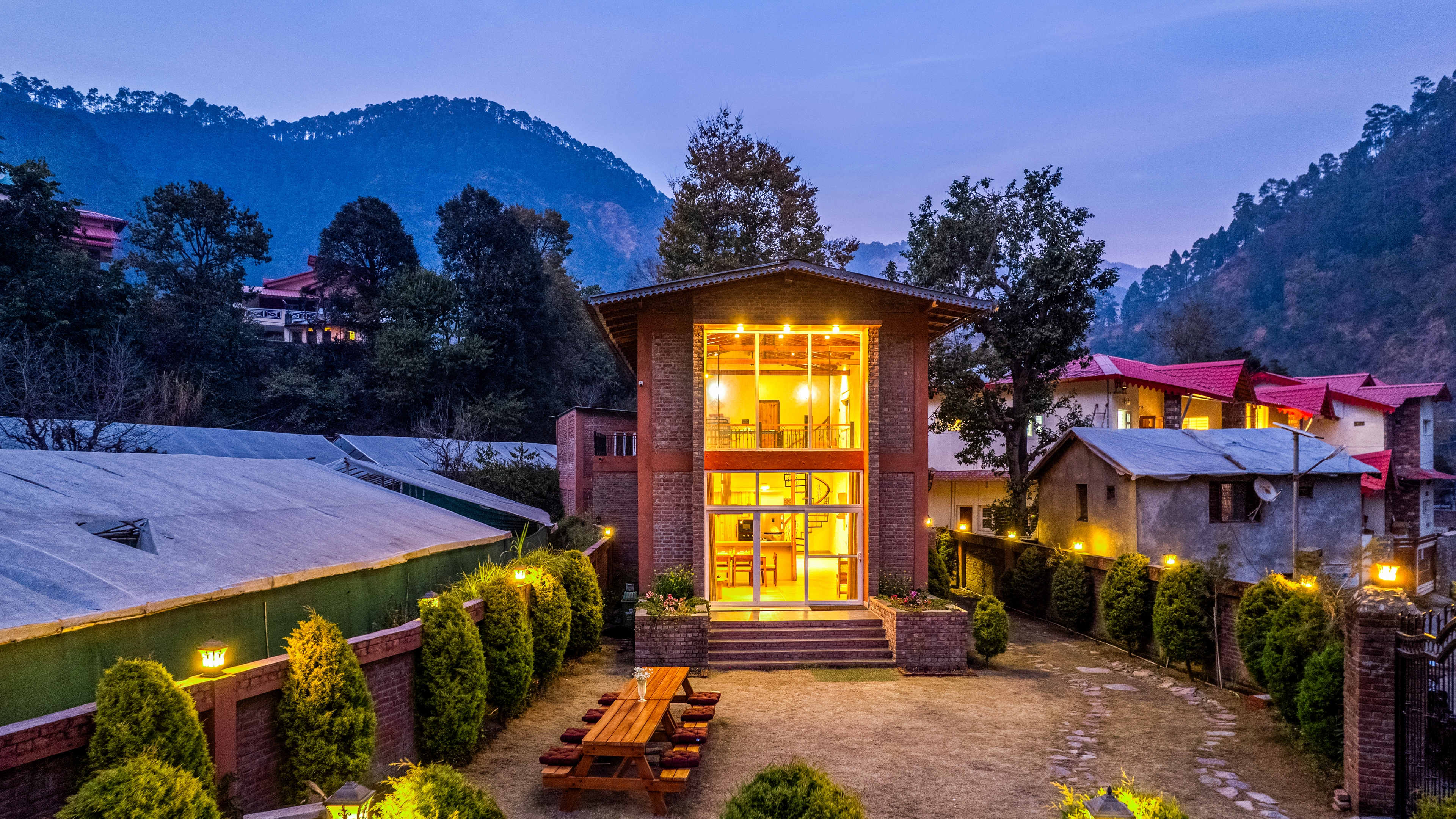 Casa Gaula | 4-BHK Cottage with Lawn and Outdoor Sit-Out | 20 mins away from Bhimtal Lake | Pet-friendly