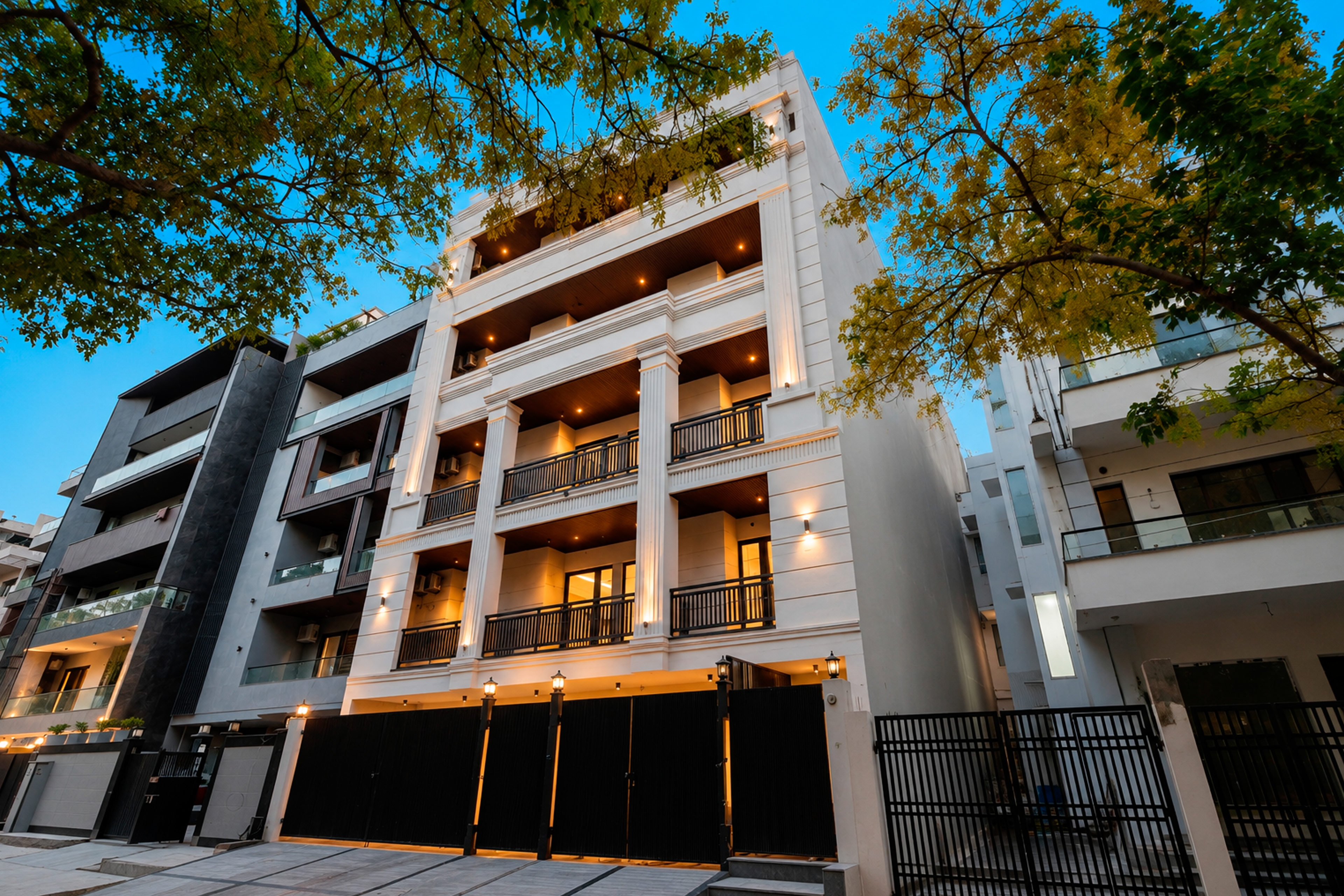Luxora | 1-BHK with Balcony & Views, Restro, Lift, Gym & Conference Room | 1 km from Millennium City Centre /HUDA — photo 1