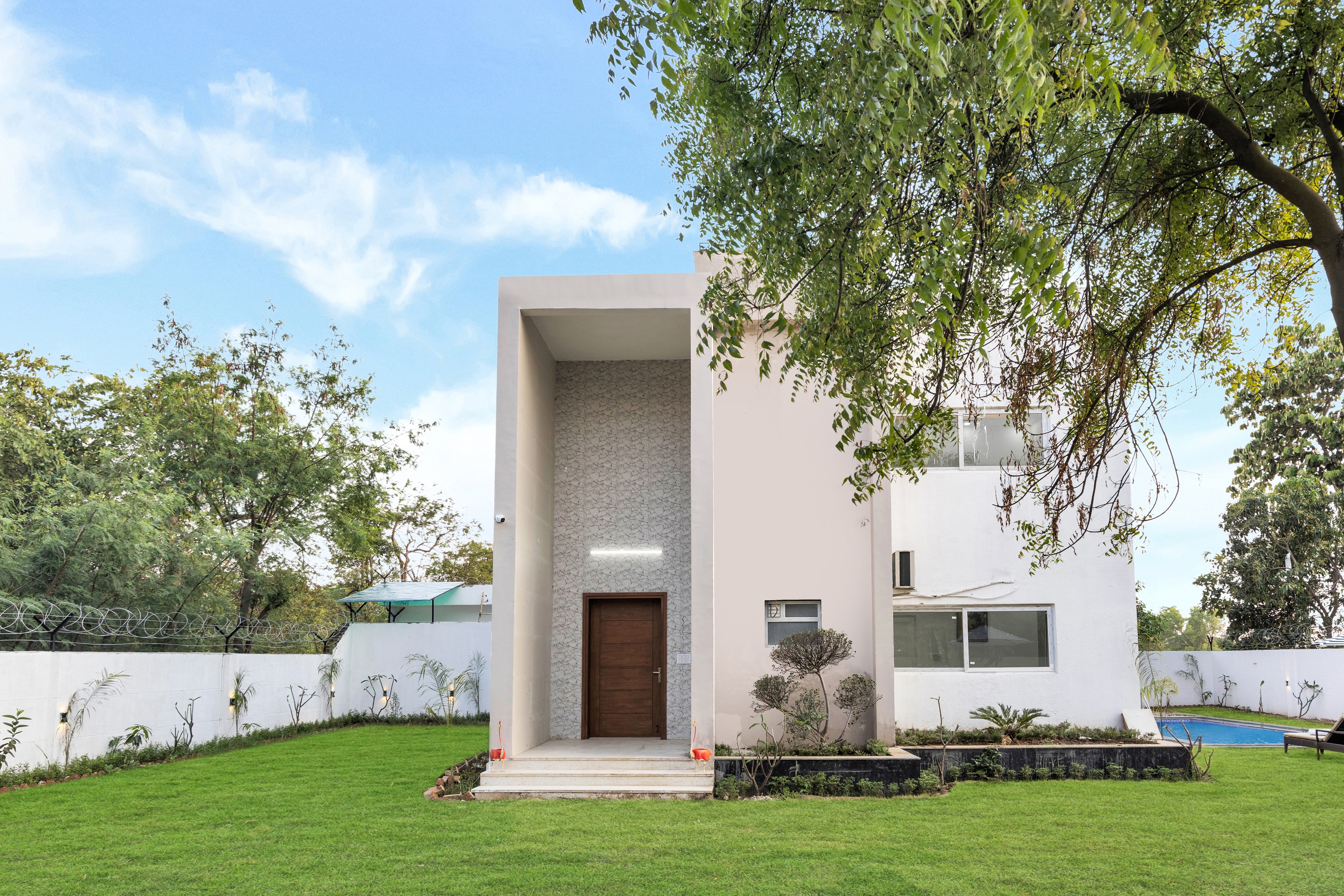 Ratikara Ullaas | 2-BHK with Private Pool, Lounge Space, Pool table & Lawn