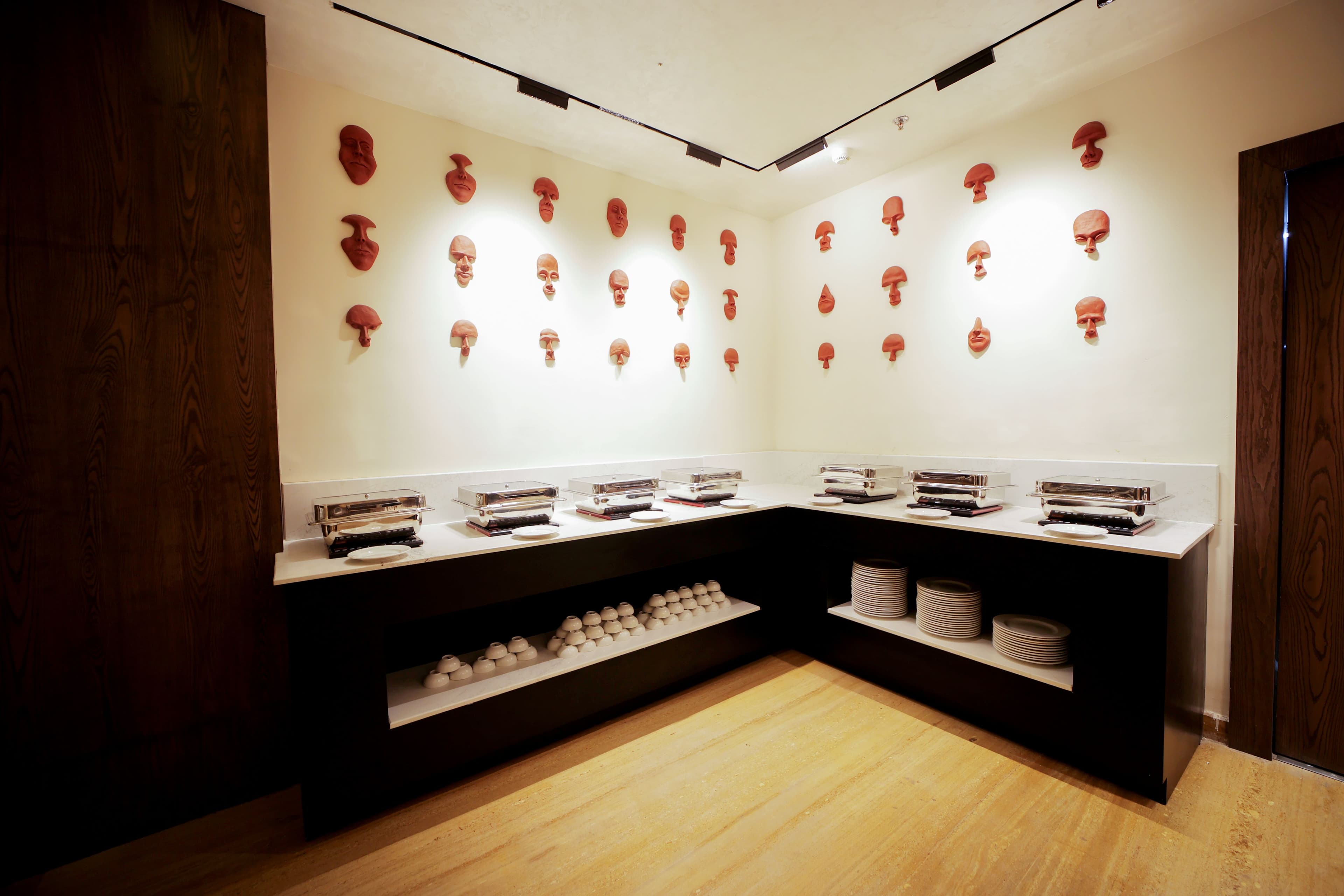 The Naori Boutique Hotel | 1 Suite With Restaurant, Garden and Lounge Space Near Major Attractions  - Image 19