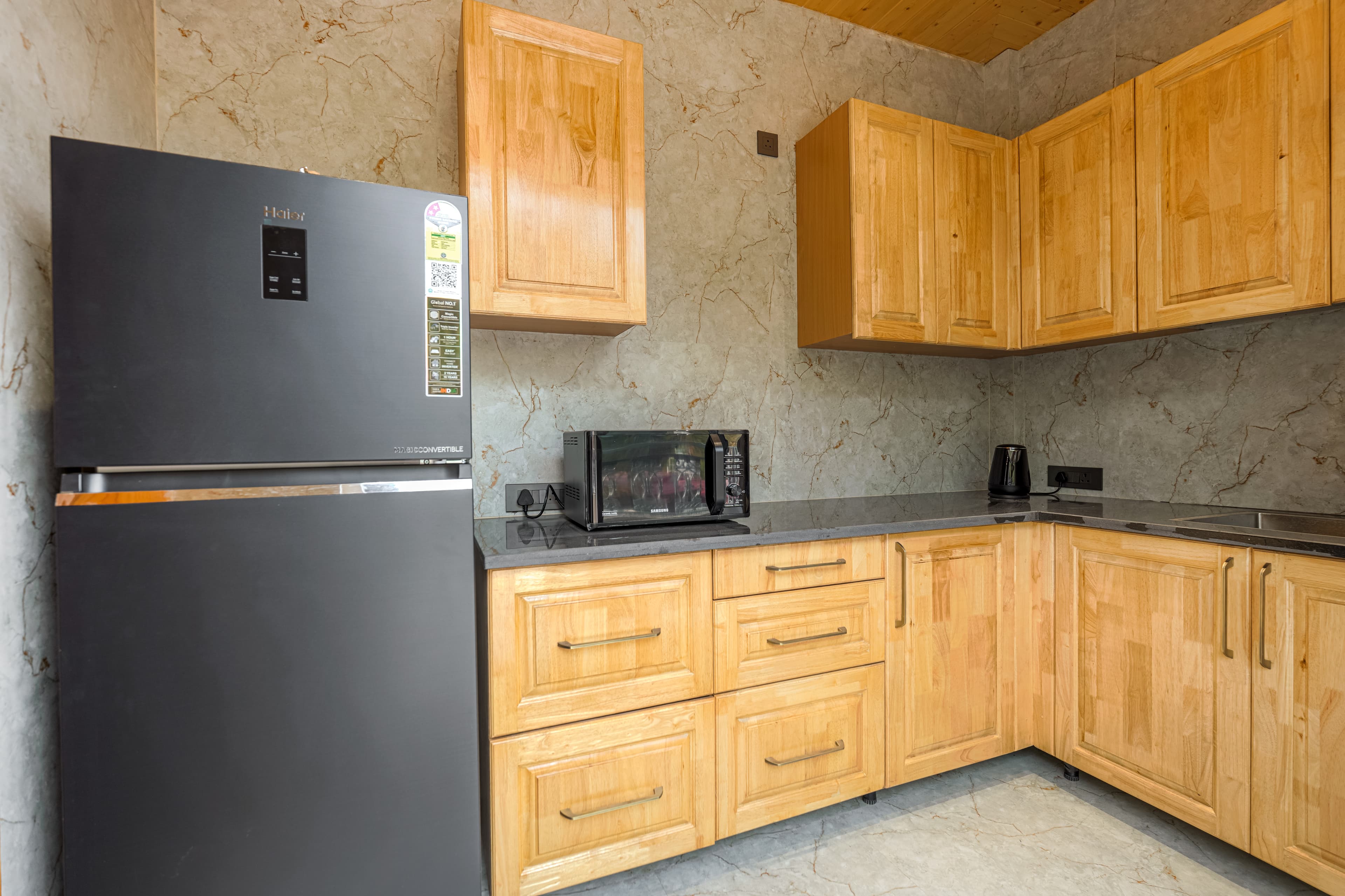 Bask and Blessings Mist | Pet-Friendly Suite With Private Scenic Balcony, Shared Jacuzzi, Spa, Garden & Gazebo - Image 7