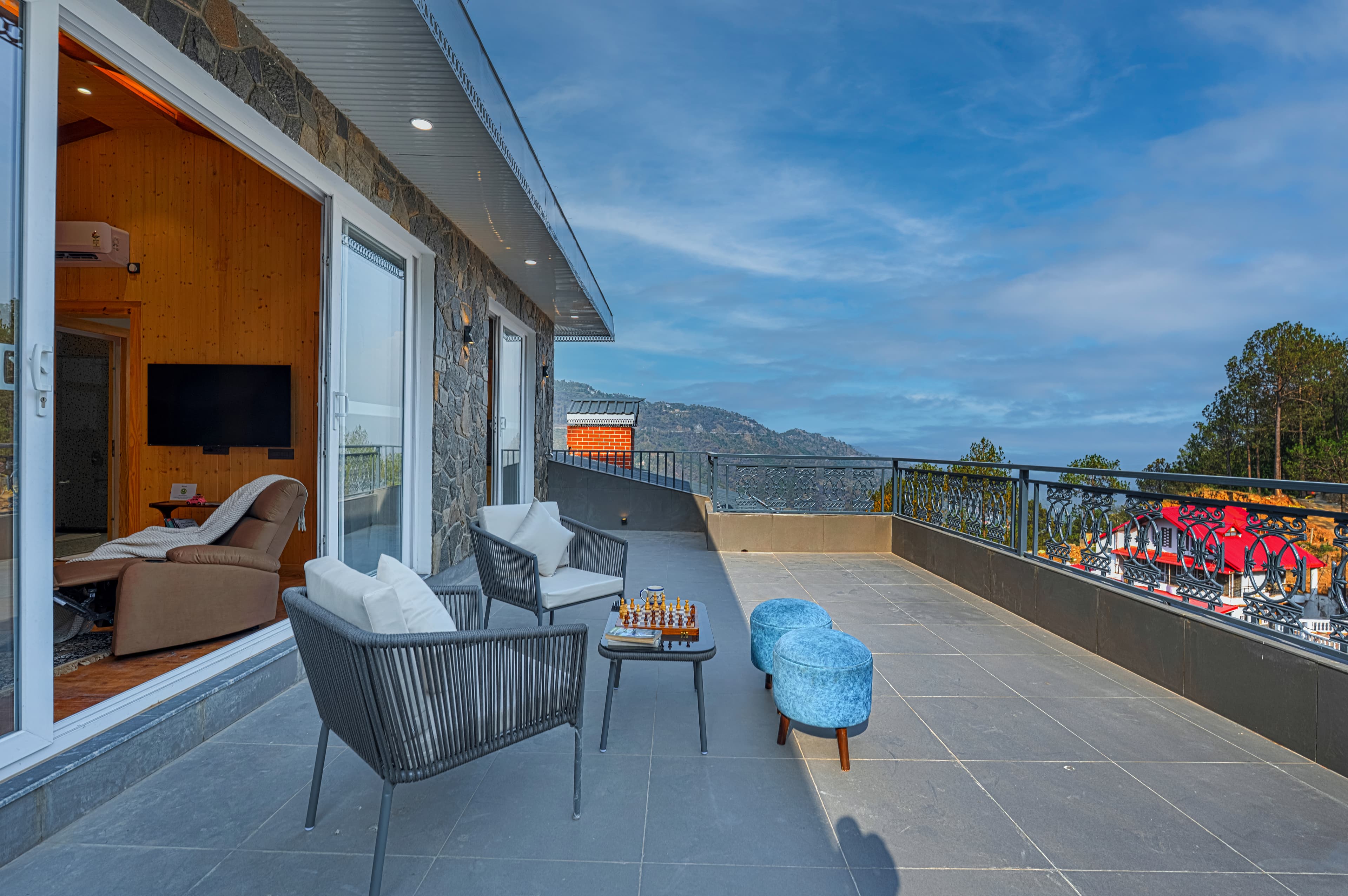 Bask and Blessings Mist | Pet-Friendly Suite With Private Scenic Balcony, Shared Jacuzzi, Spa, Garden & Gazebo - Image 3