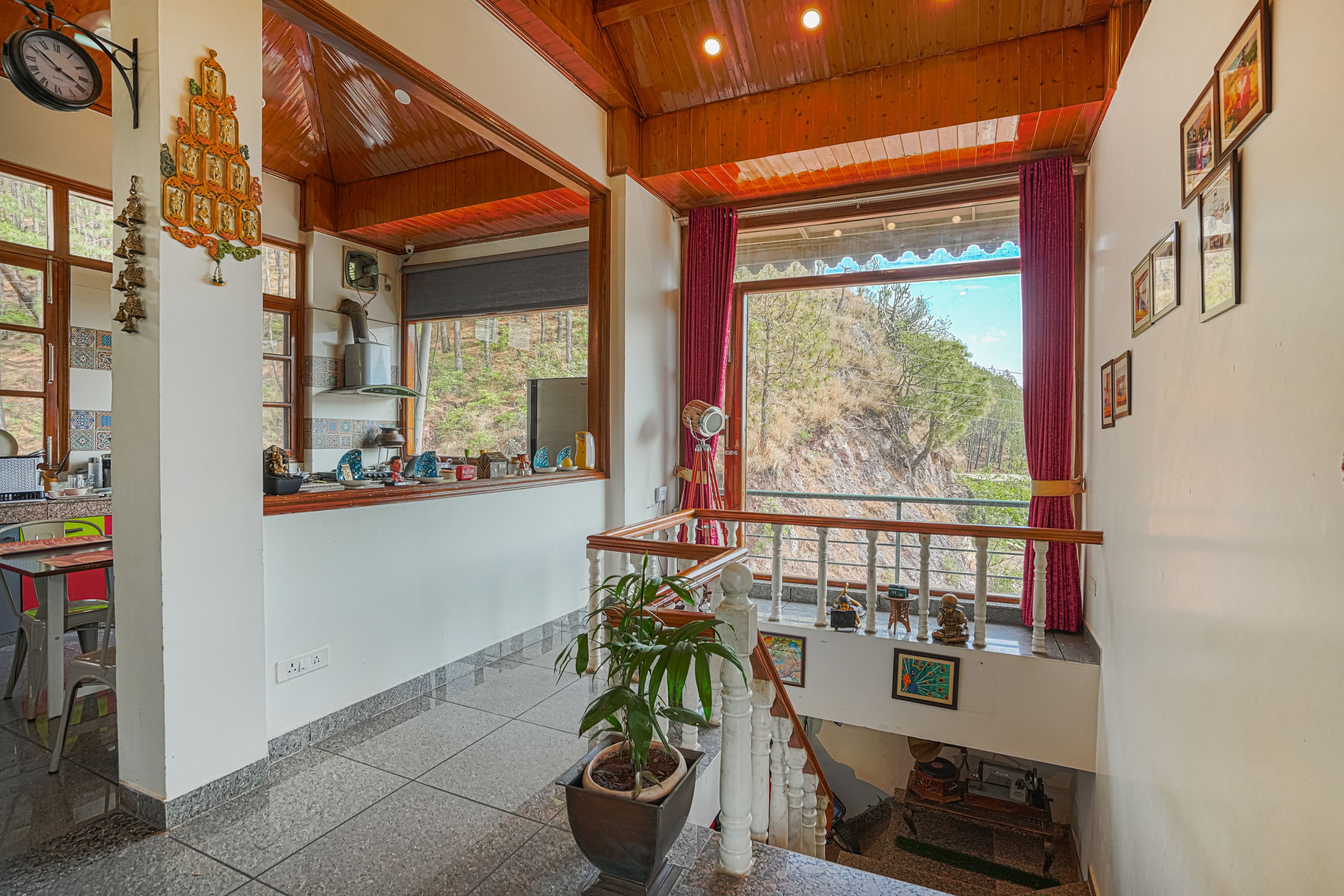 Dilli House | 3-BHK Rooftop Villa with Private Plunge Pool, Jacuzzi, and Gym - Image 32