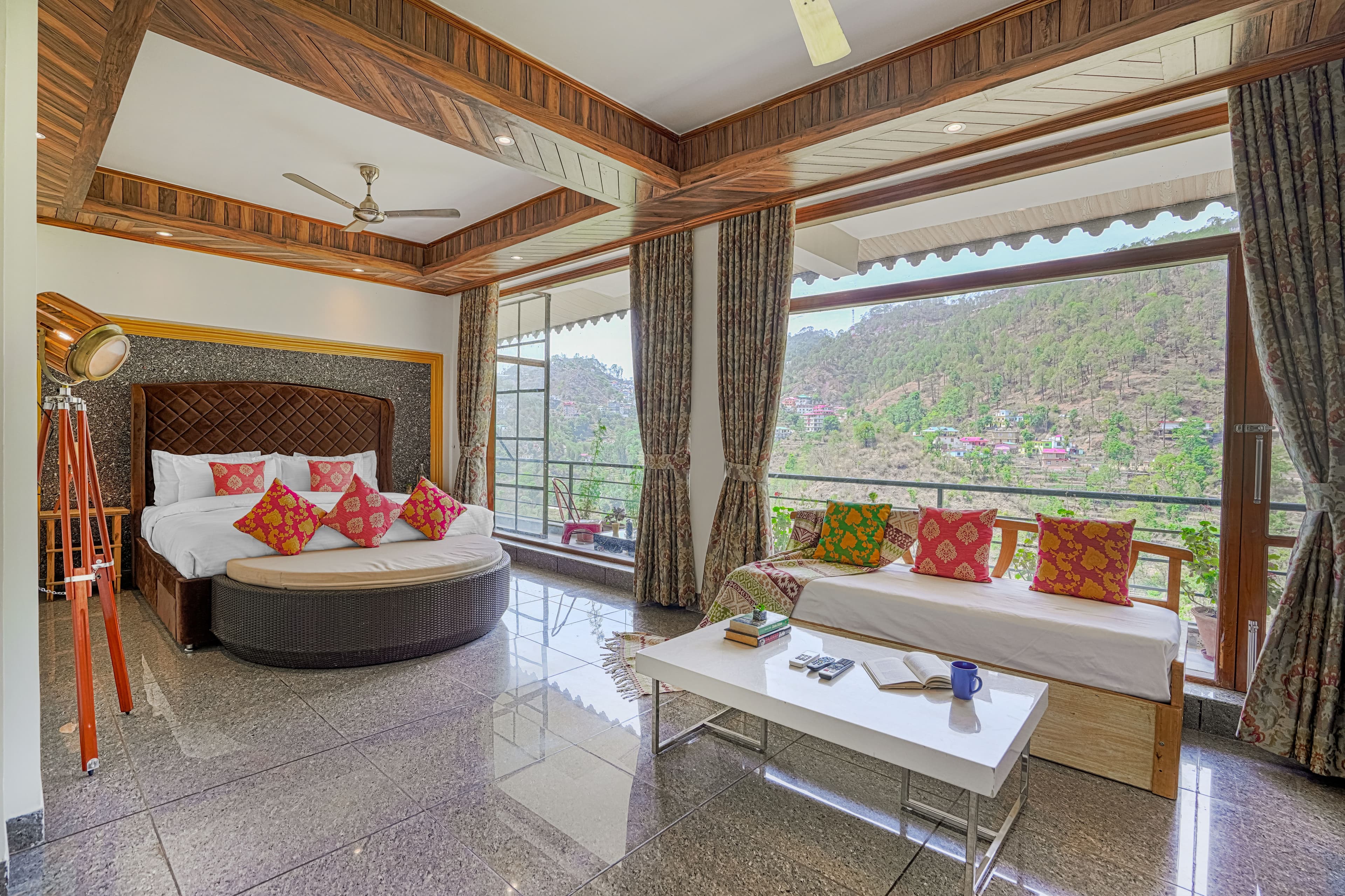 Dilli House | 3-BHK Rooftop Villa with Private Plunge Pool, Jacuzzi, and Gym - Image 18