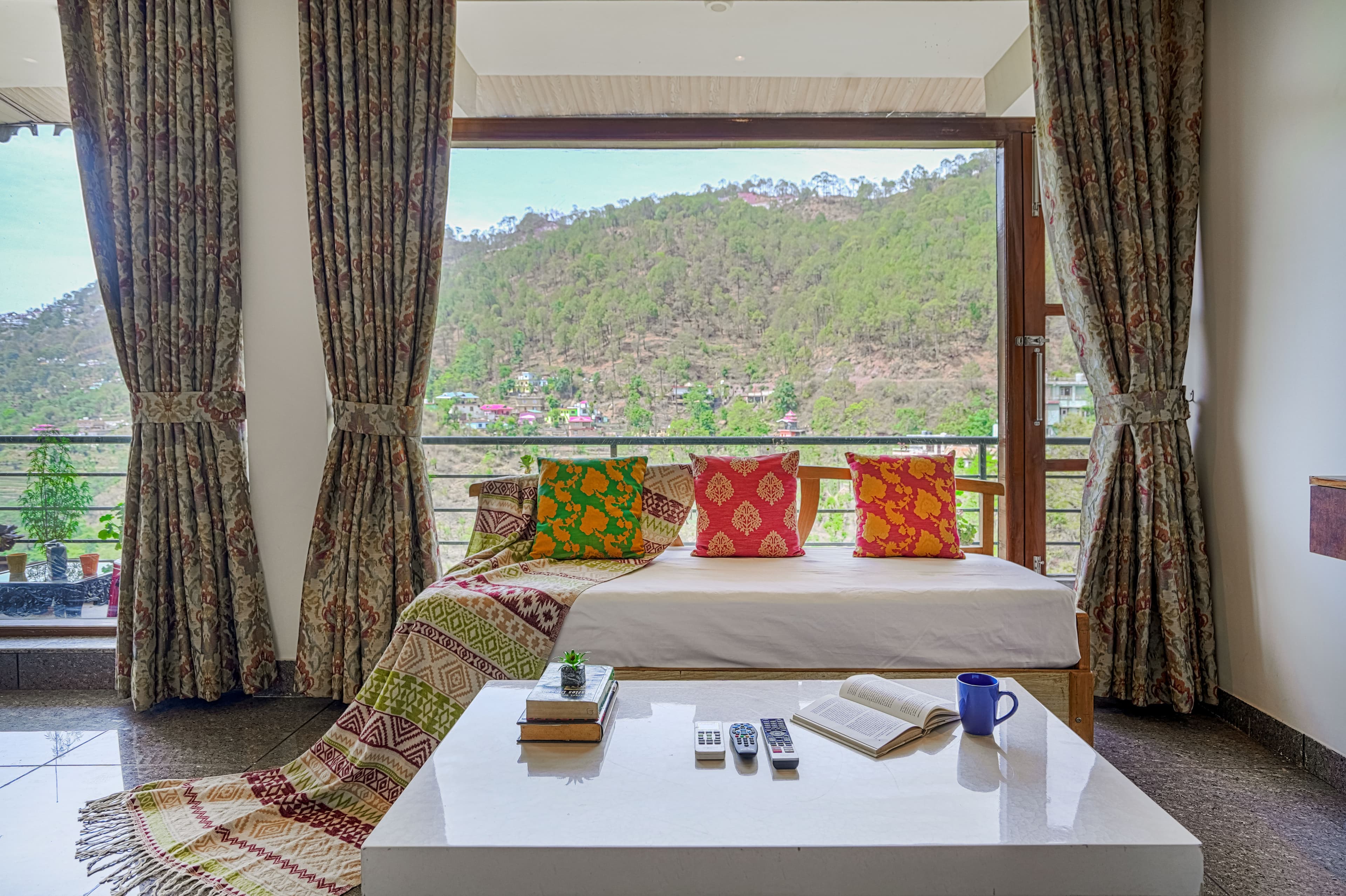 Dilli House | 3-BHK Rooftop Villa with Private Plunge Pool, Jacuzzi, and Gym - Image 43