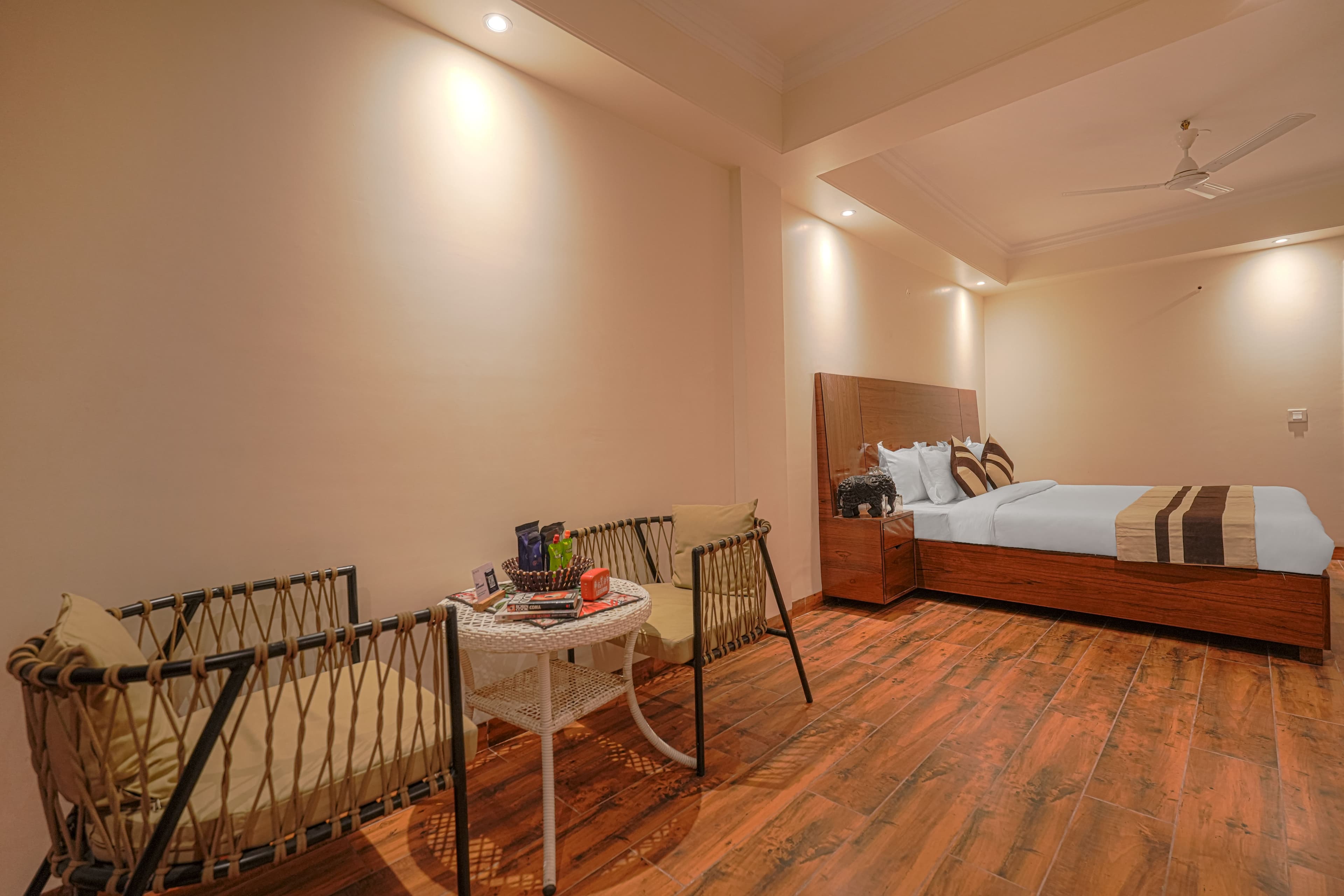 Dilli Suites Blush | Hillside Room With AC, Common Pool & Scenic Views - Image 12