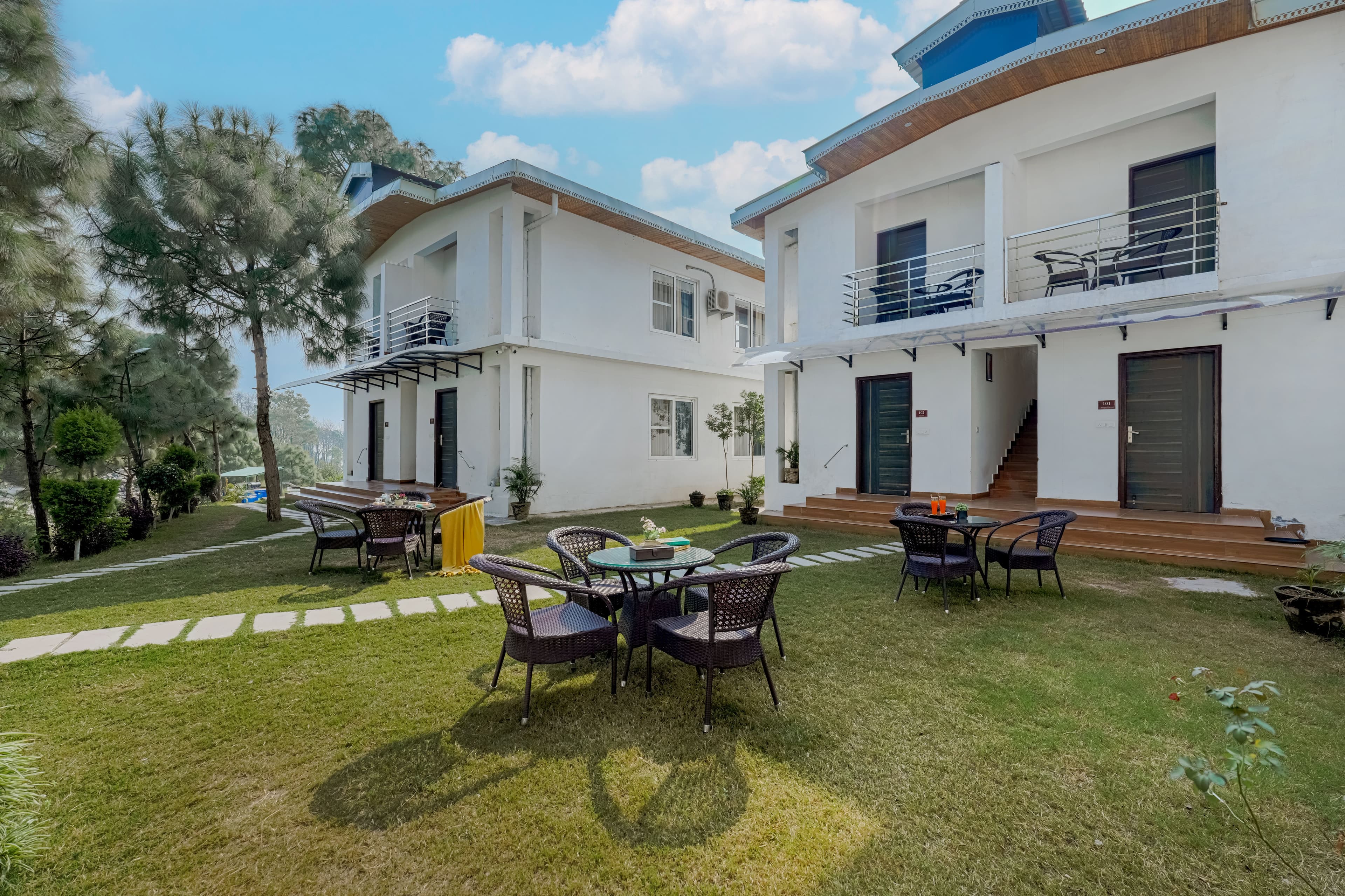 Stars and WindSongs Peaks | Garden Suite with Shared Pool, Garden, Game Zone, Restaurant, & Views | Pet-friendly - Image 42