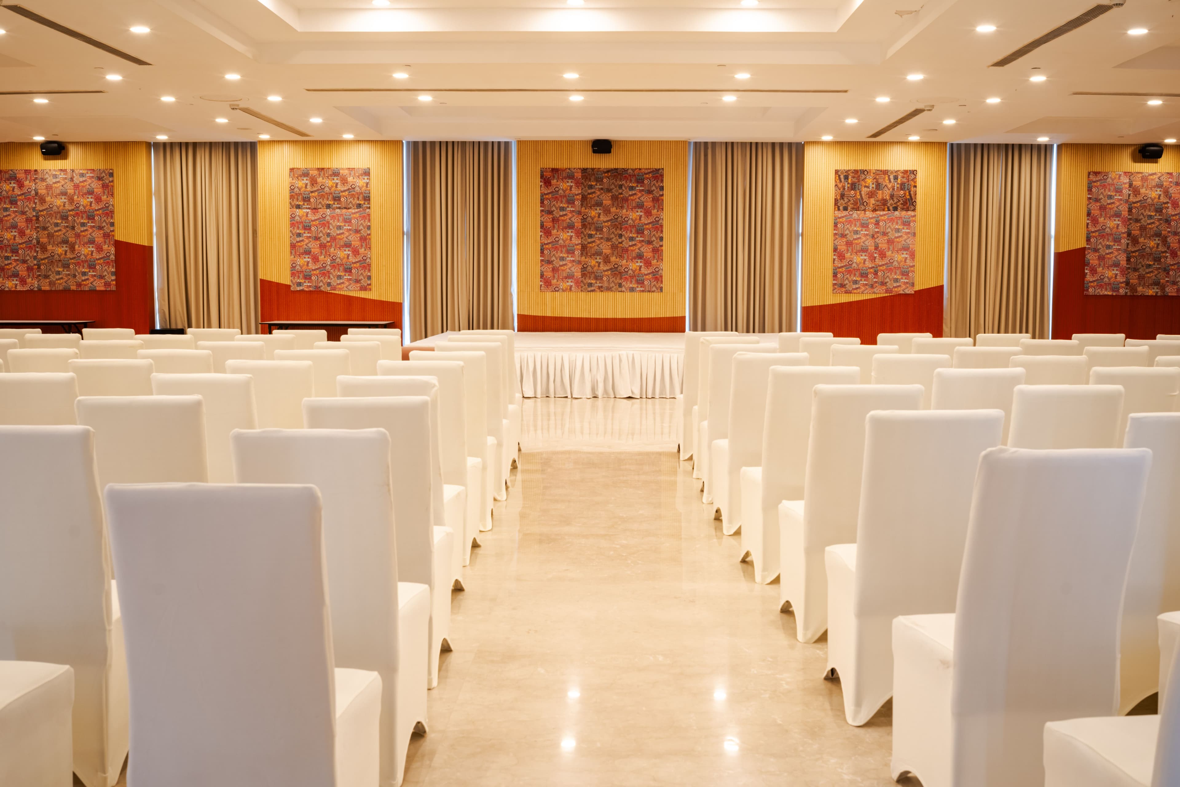 Eternal Oasis Aravali View Suite | Elegant 1-Room With Restaurant & Celebration Venue | Golf Course Road - Image 16