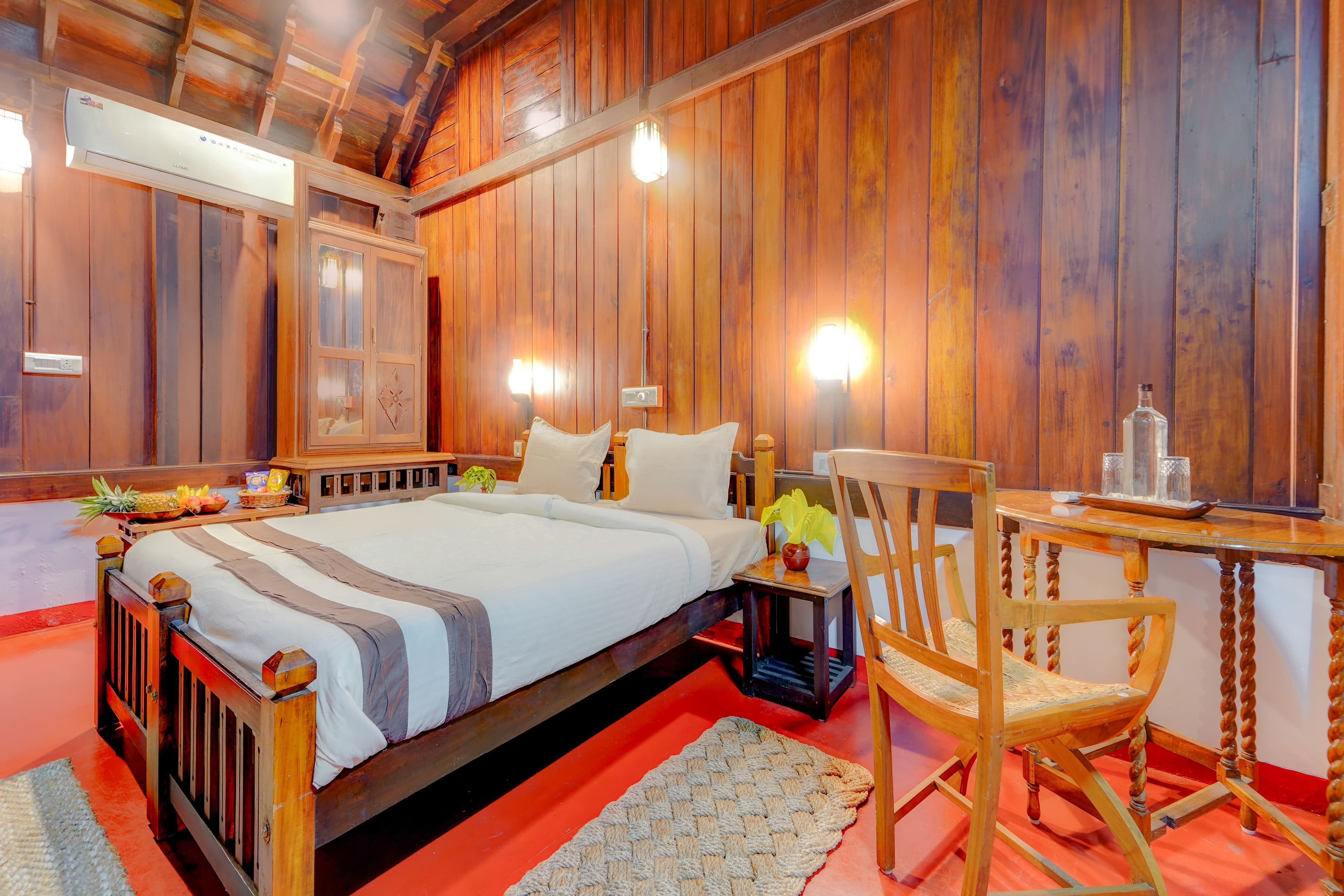 Palm Dale Premium Room | Heritage Riverside Pet-friendly Escape with Garden & Restaurant - Image 13