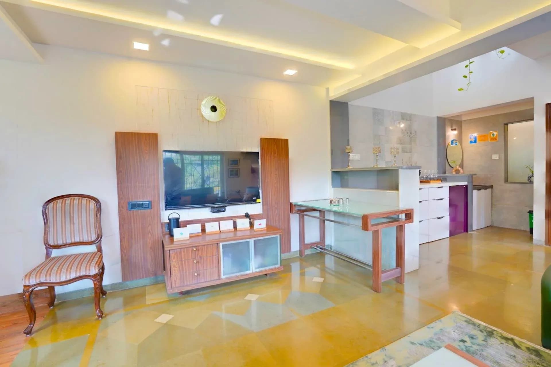 Adarsh Villa 3 | Pet-Friendly 3-BHK With Balcony, Bathtub and Scenic Views  - Image 7