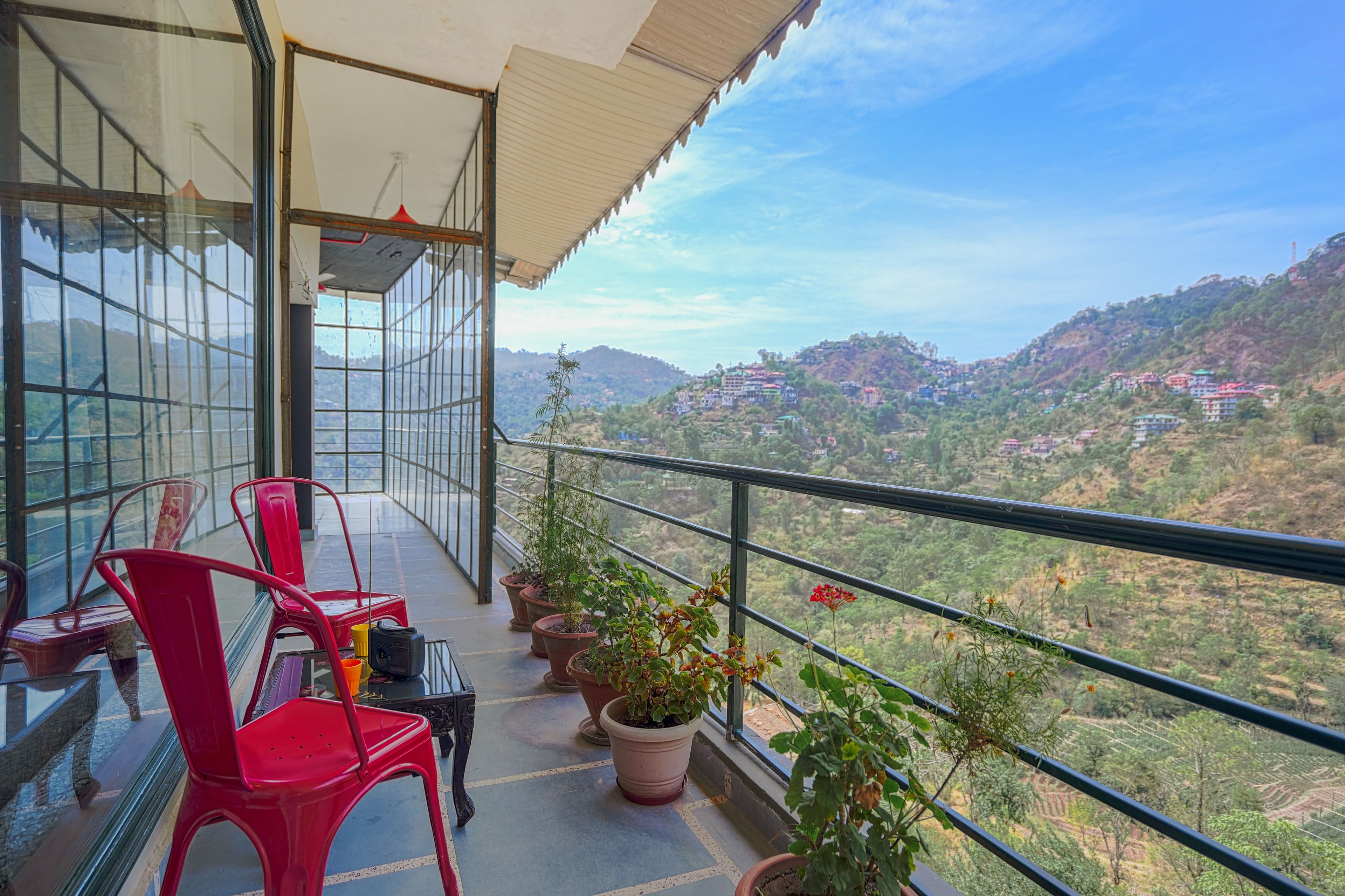 Dilli House | 3-BHK Rooftop Villa with Private Plunge Pool, Jacuzzi, and Gym - Image 17