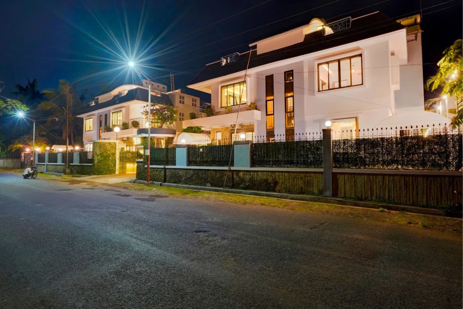 Adarsh Villa 3 | Pet-Friendly 3-BHK With Balcony, Bathtub and Scenic Views  - Image 22