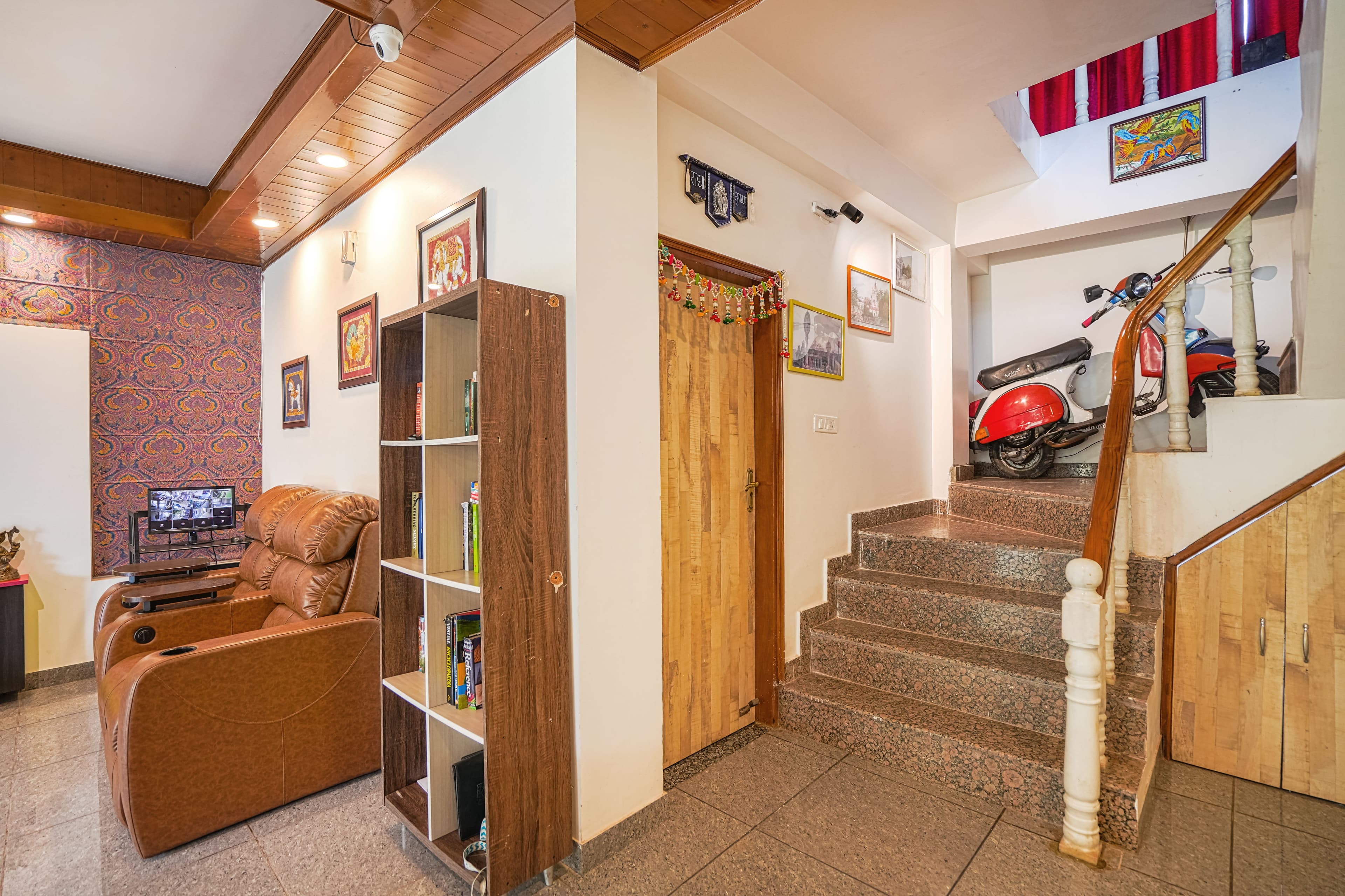 Dilli House | 3-BHK Rooftop Villa with Private Plunge Pool, Jacuzzi, and Gym - Image 47