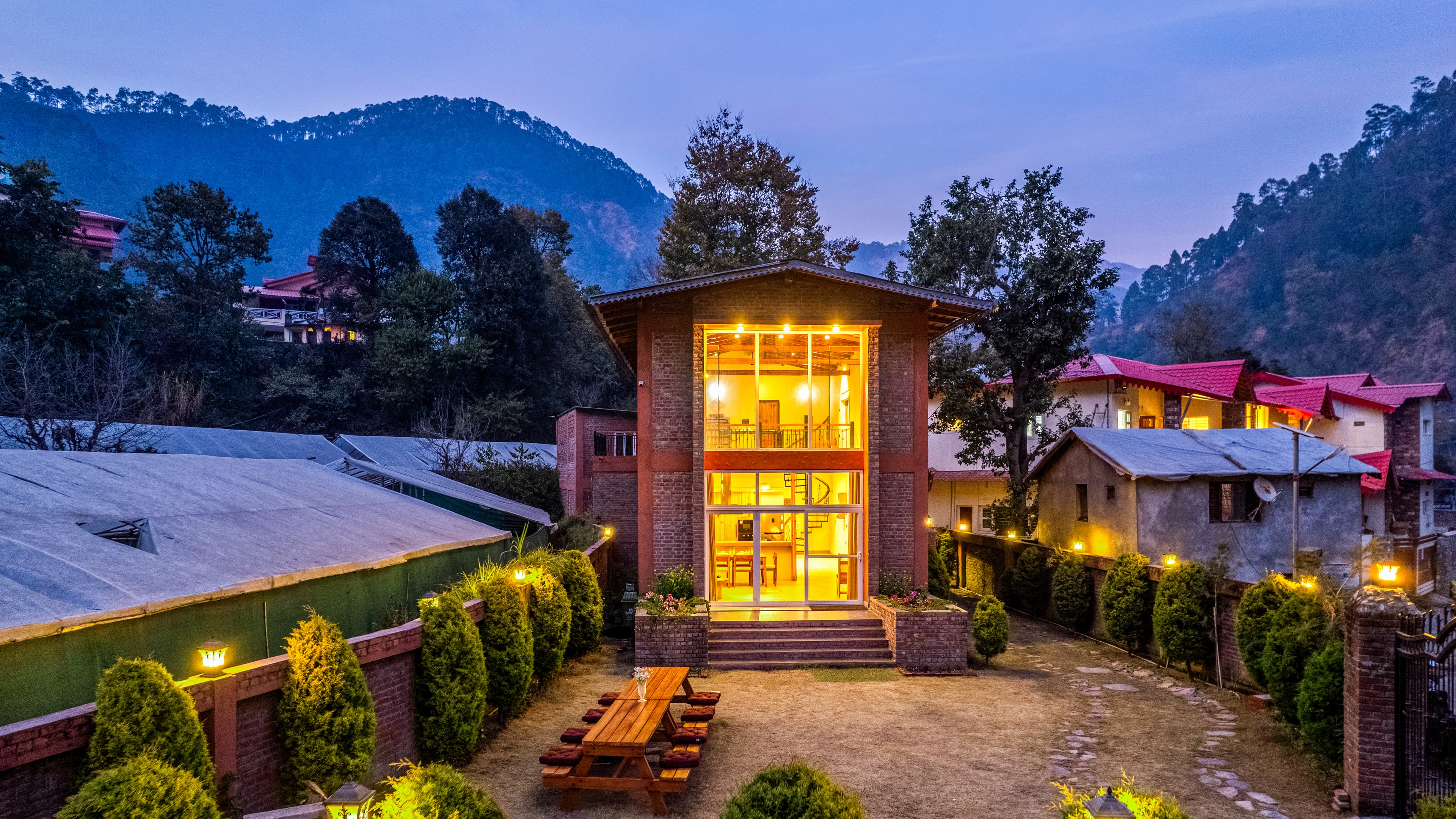 Casa Gaula | 4-BHK Cottage with  Lawn and Outdoor Sit-Out | 20 mins away from Bhimtal Lake | Pet-friendly - Image 1