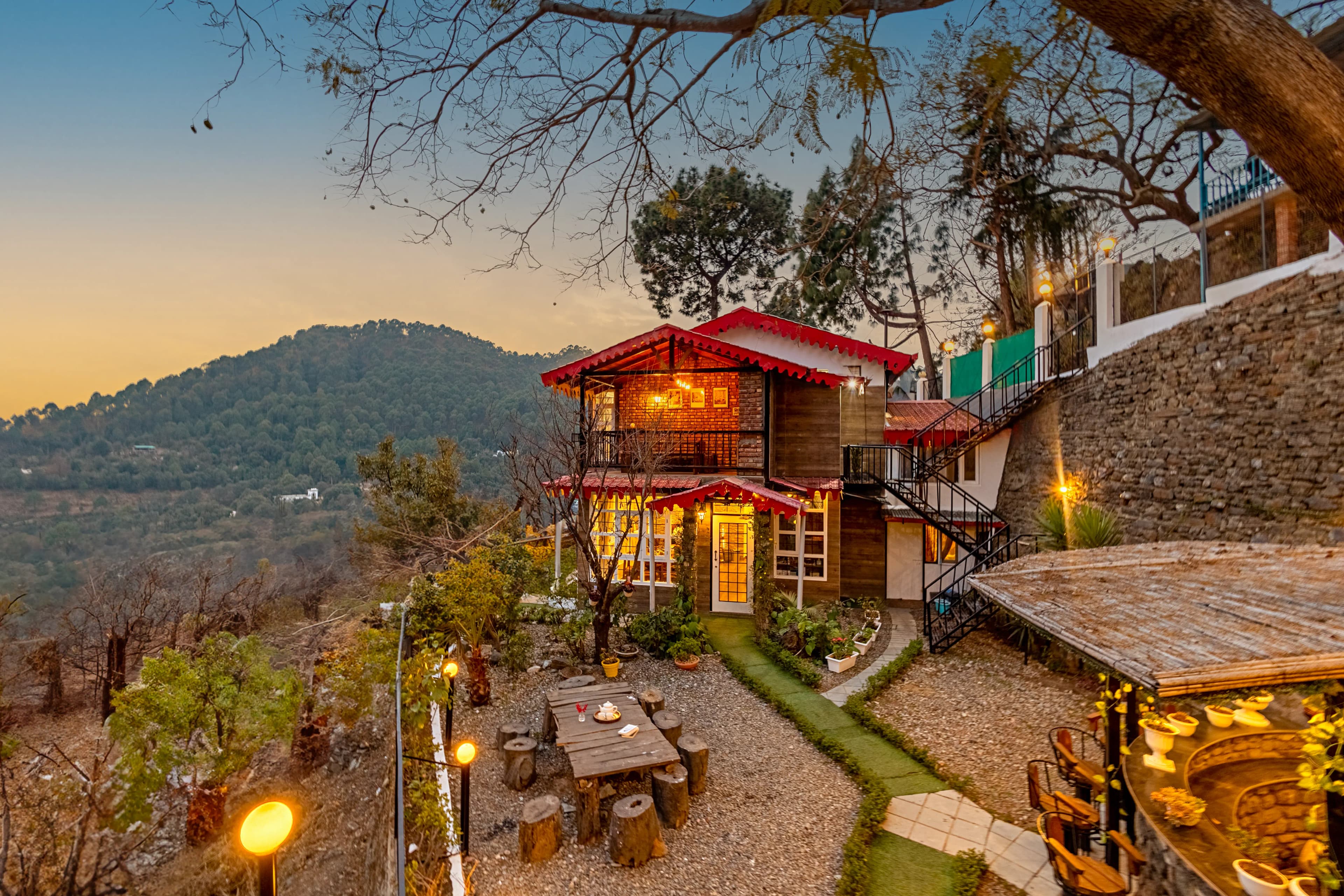 Farsauli 1°| Pet-friendly 3-BHK Hillside Getaway With Gazebo & Balcony - Image 1