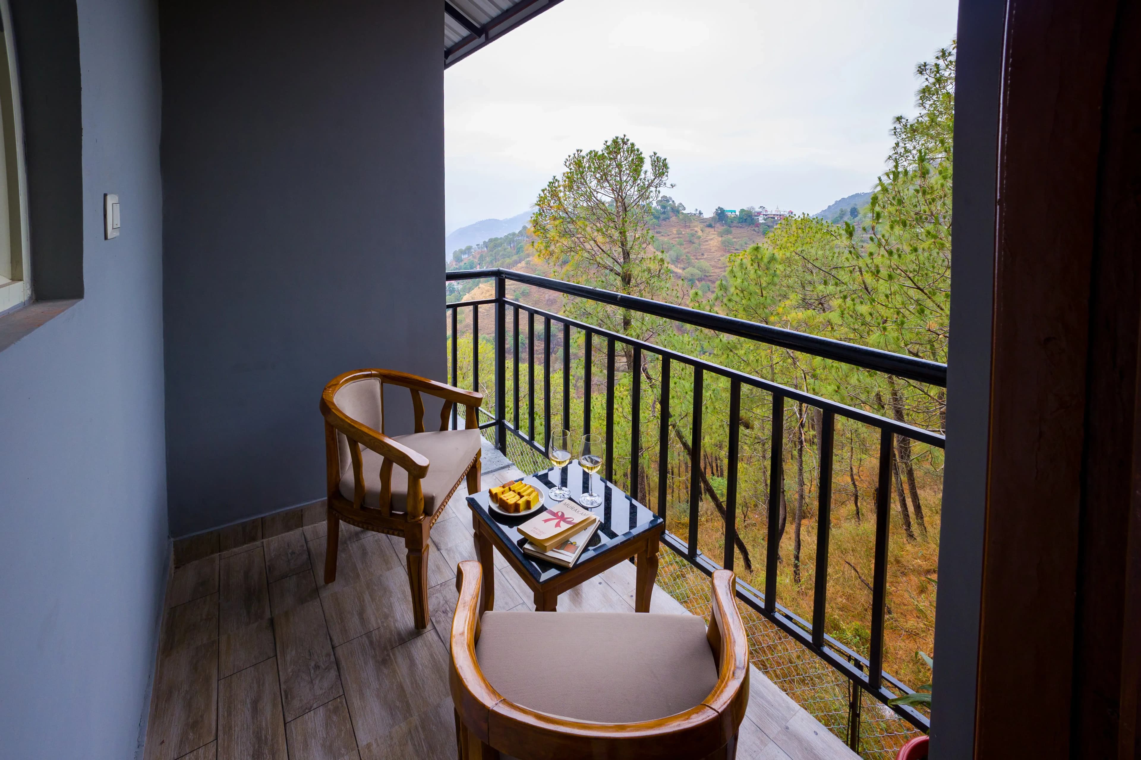 Archee’s Villa | Pet-friendly 6-BHK property with gaming zone, attic, open dining and 360° mountain views - Image 18