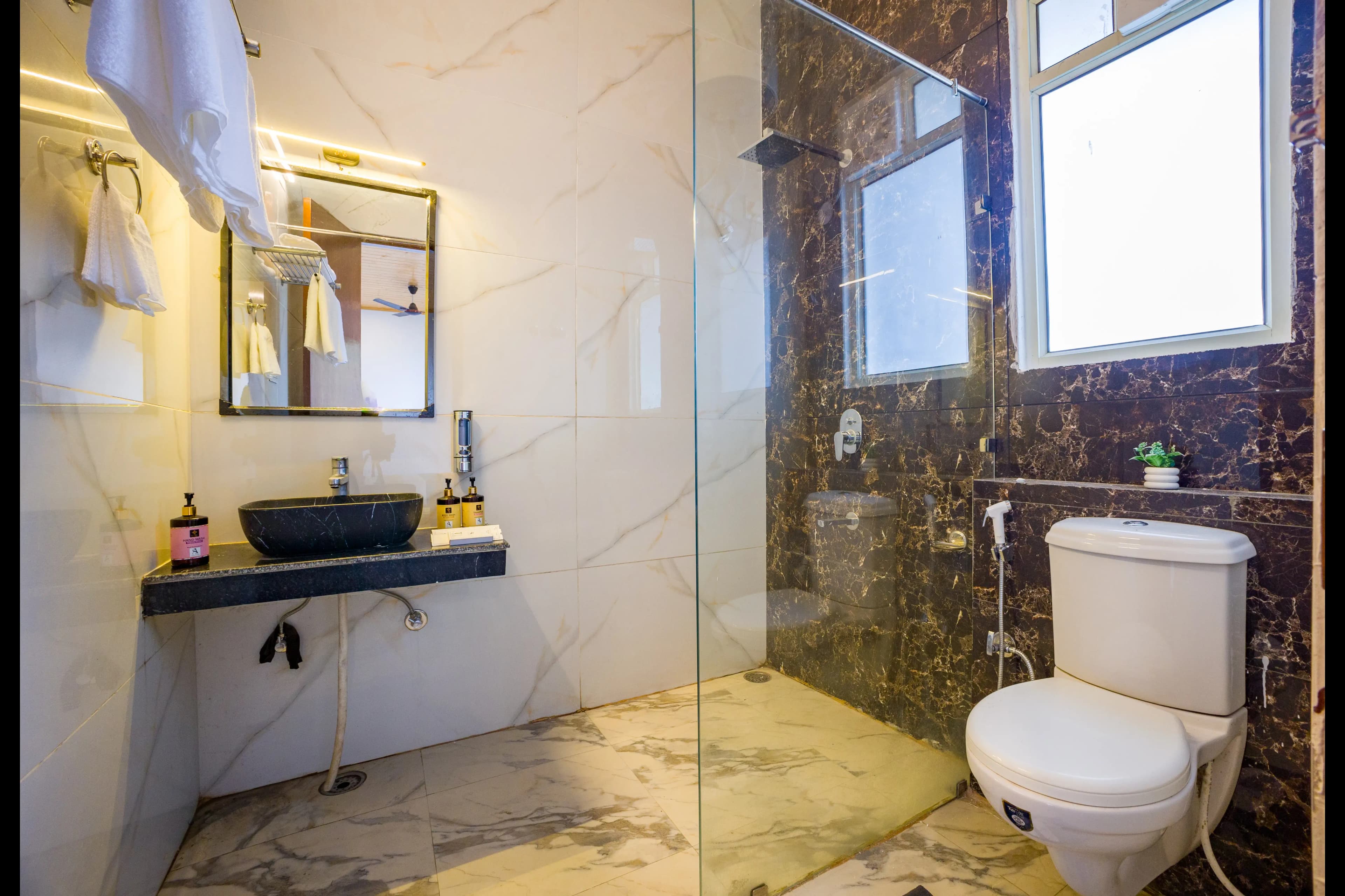 Archee’s Villa | Pet-friendly 6-BHK property with gaming zone, attic, open dining and 360° mountain views - Image 39