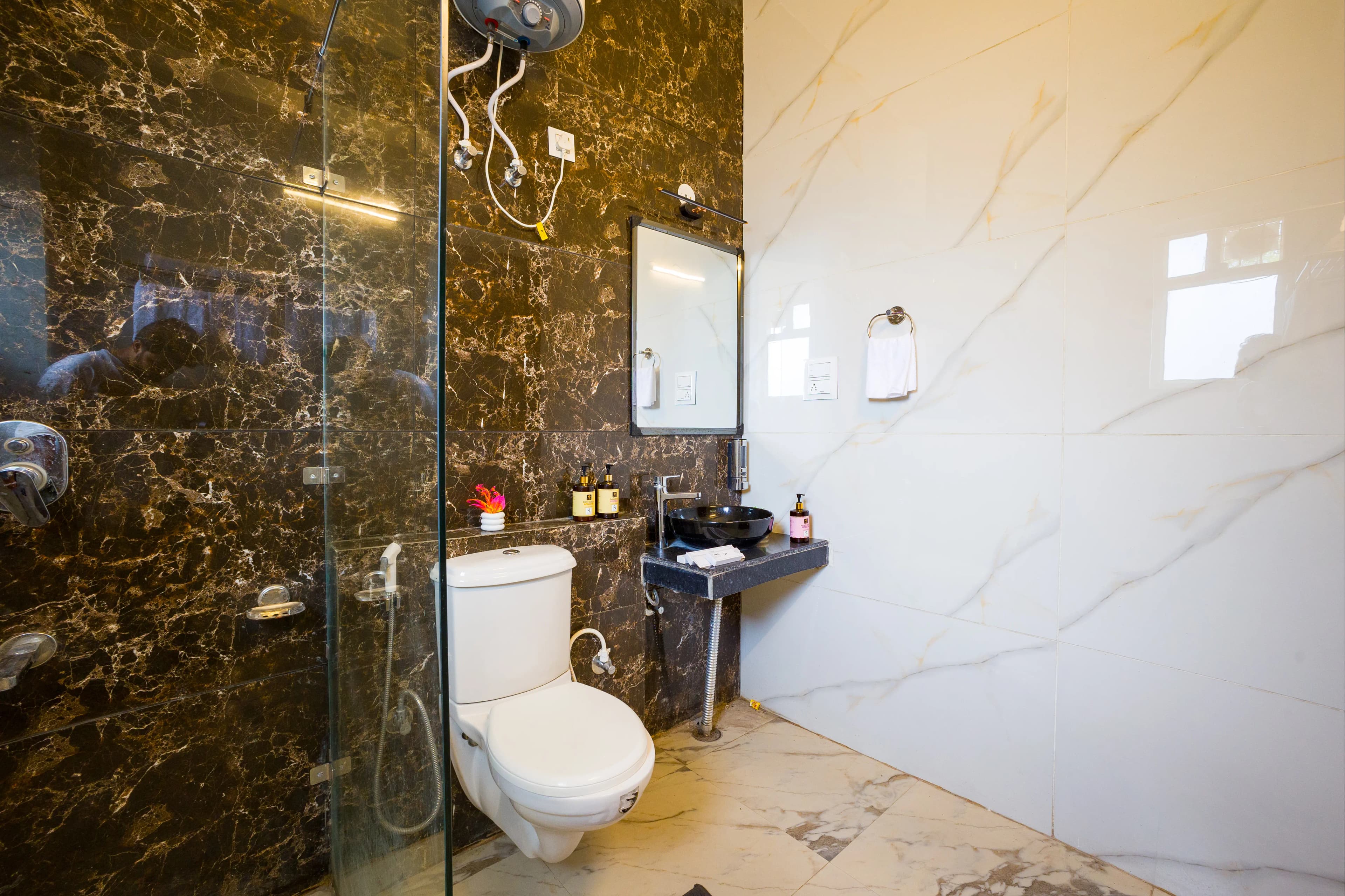Archee’s Villa | Pet-friendly 6-BHK property with gaming zone, attic, open dining and 360° mountain views - Image 33