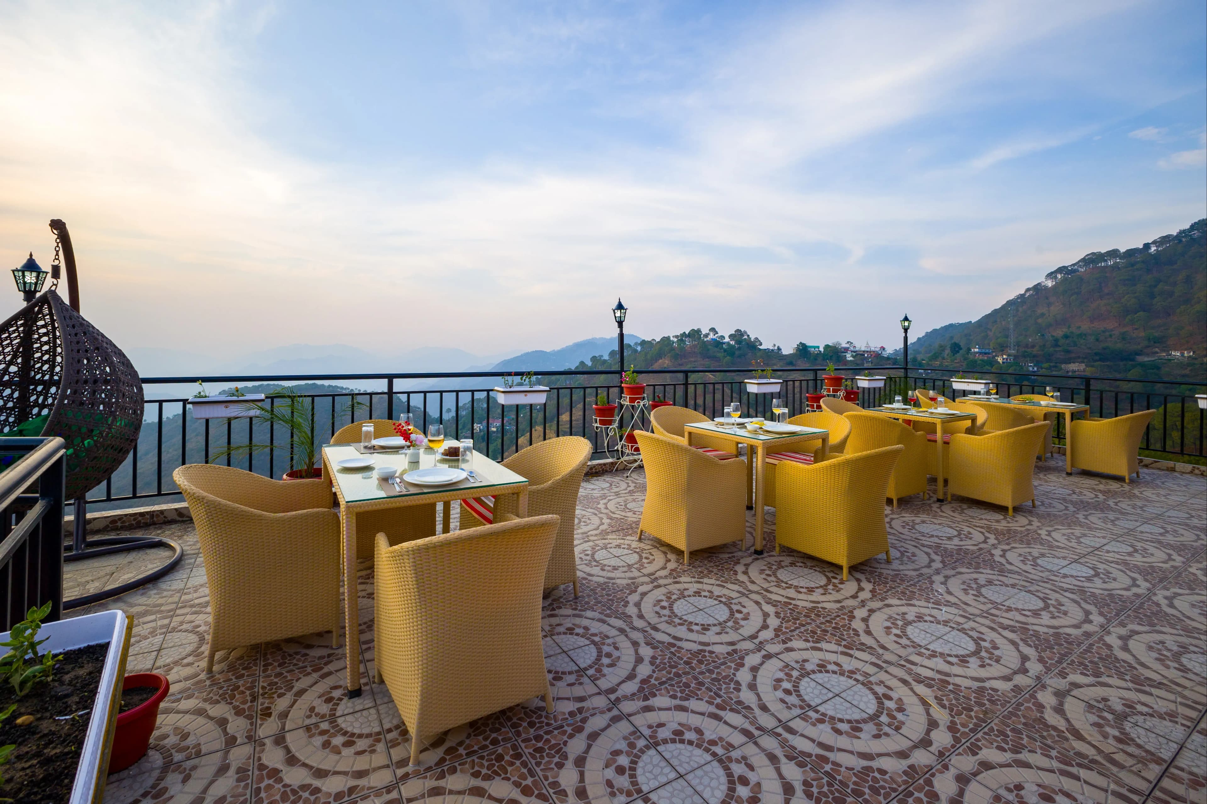 Archee’s Villa | Pet-friendly 6-BHK property with gaming zone, attic, open dining and 360° mountain views - Image 23