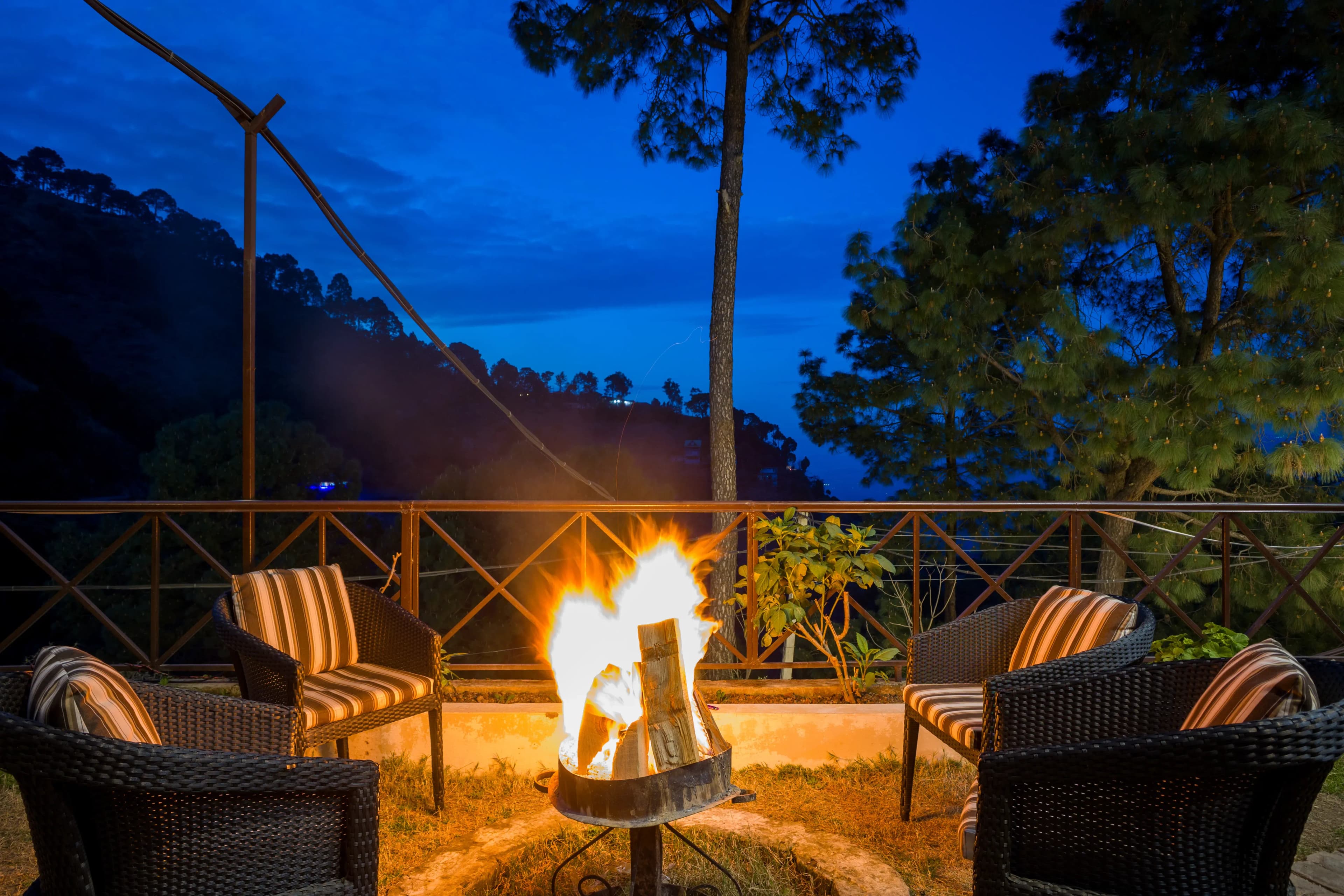 Captain’s Nest | 3-BHK Hilltop Hideaway With Garden & Scenic Views - Image 4