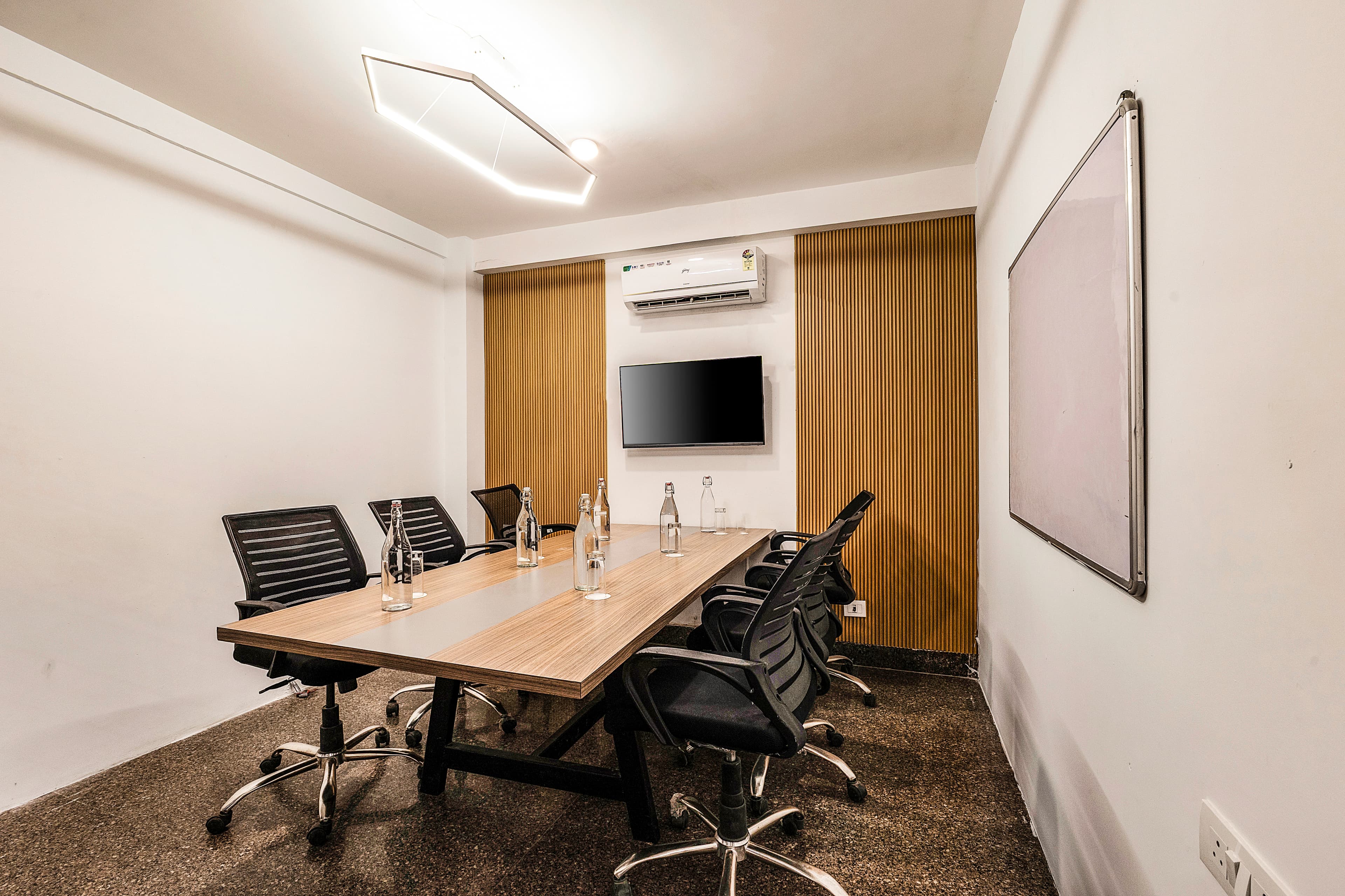 Liv Regalia Serviced Apartments | 1-BHK with a Double Bed, Restro, Gym, Lift & Conference Room | Close to Millennium City Centre (HUDA) - Image 6