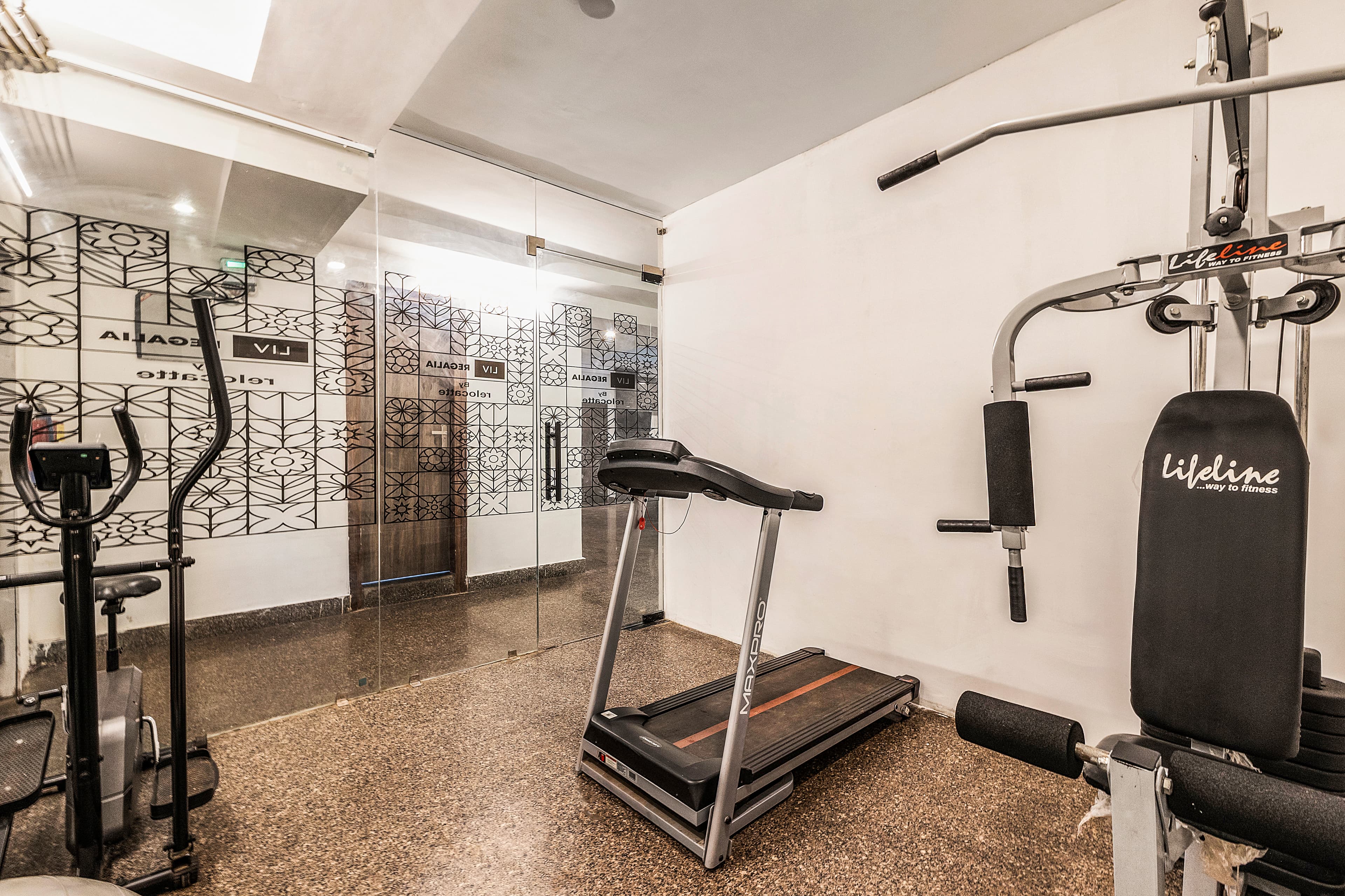 Liv Regalia Serviced Apartments | 1-BHK with a Double Bed, Restro, Gym, Lift & Conference Room | Close to Millennium City Centre (HUDA) - Image 7