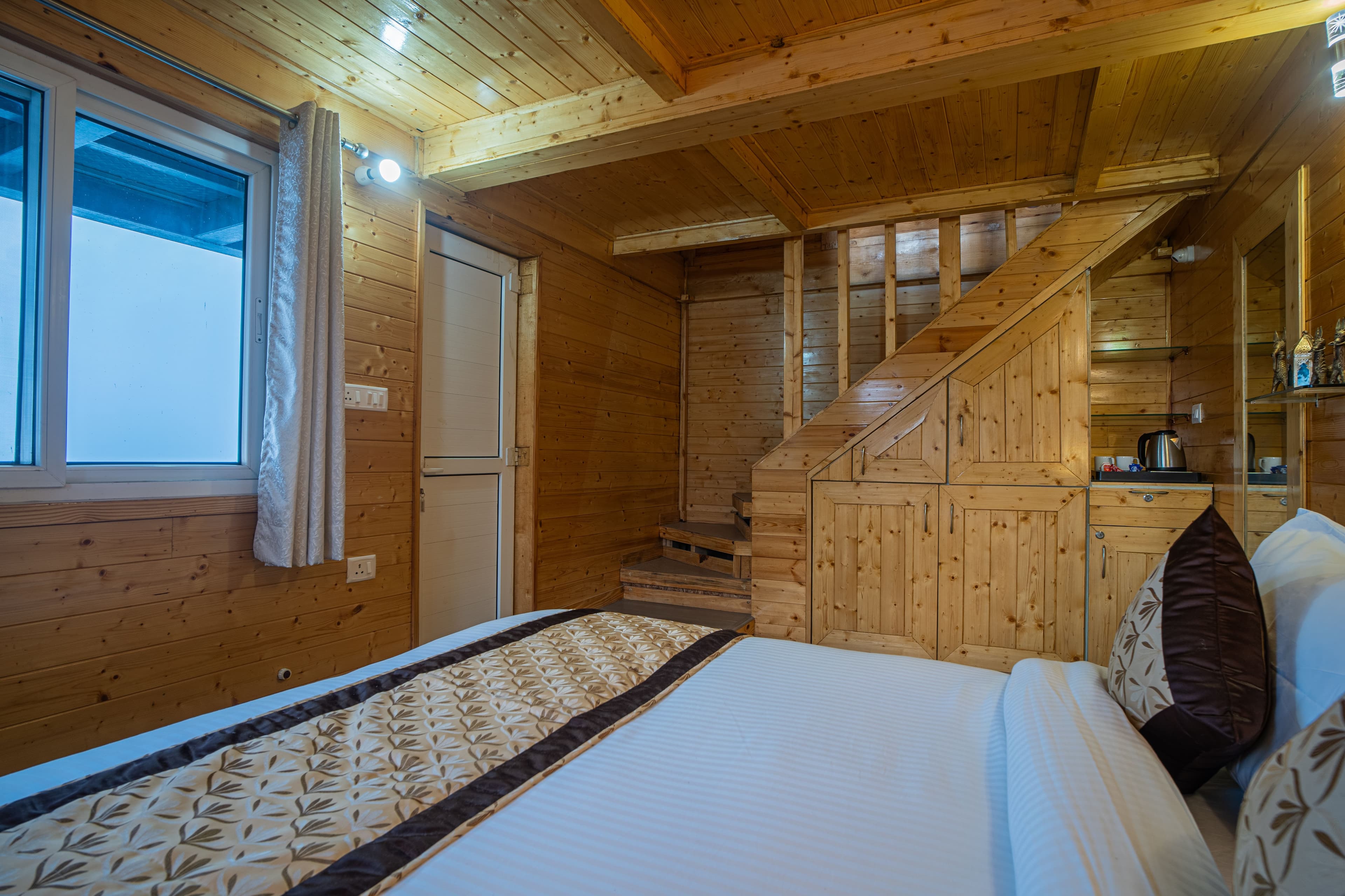 The Urban Escape Harmony | 1 Family Cottage | Hillside Duplex With Scenic Views - Image 20
