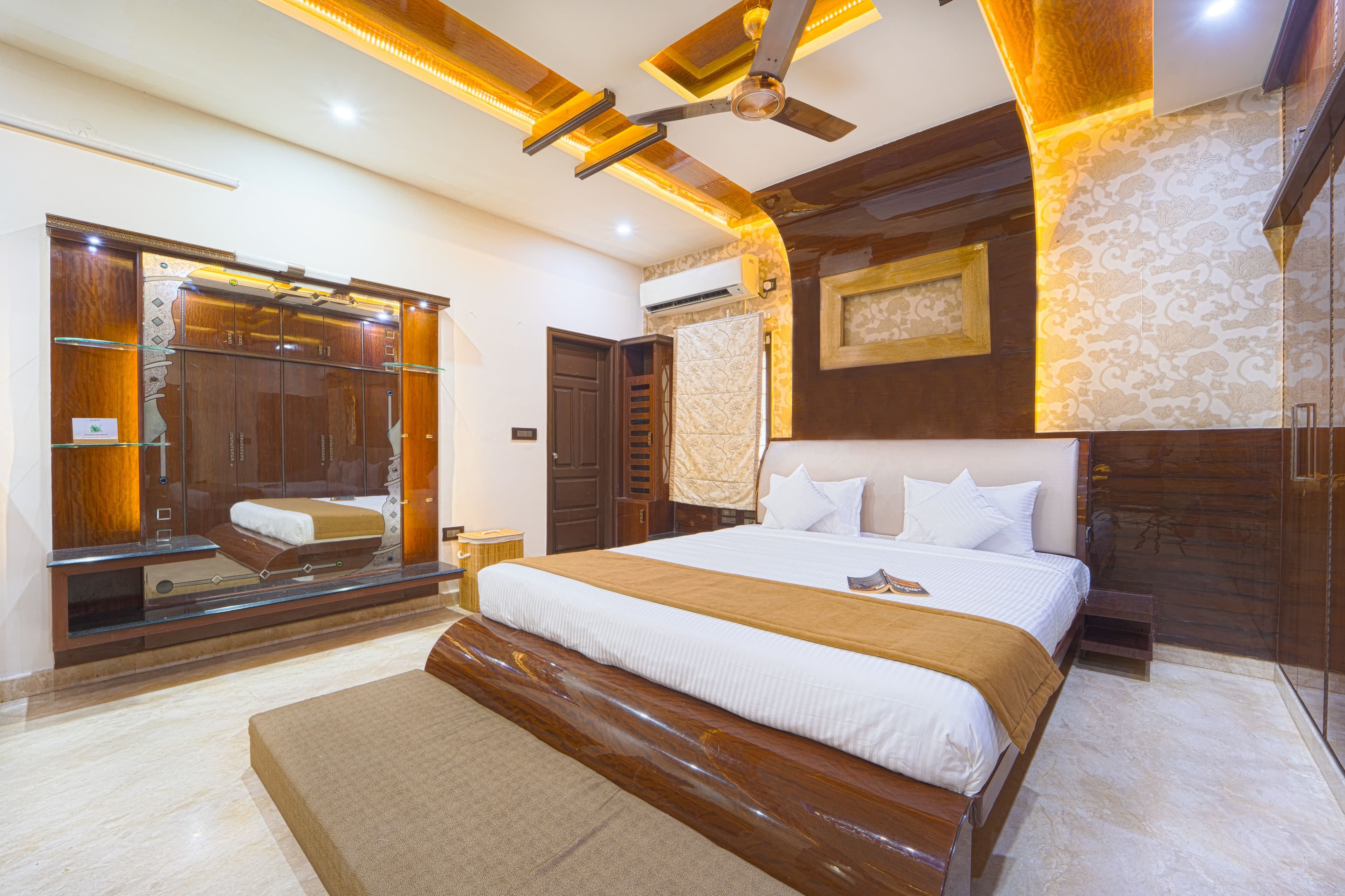 Royal Valora | Charming 5-BHK Villa With Garden, Lounge Area & Modern Comforts |  near Gundamagere Lake - Image 7