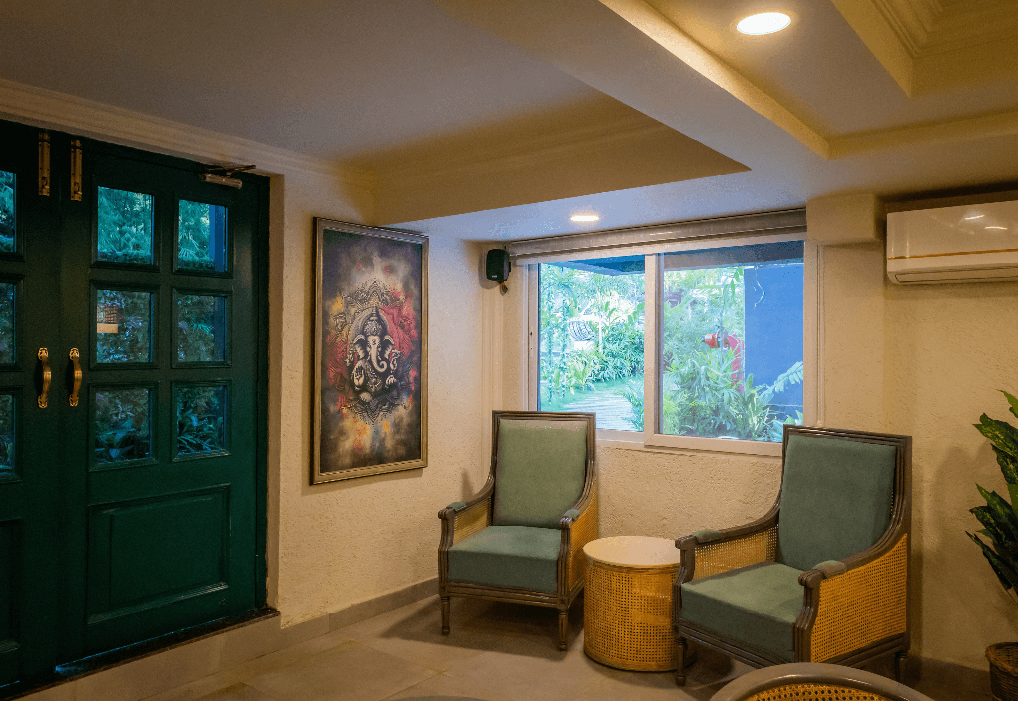 Goan Bliss Deluxe Room | Boutique Resort Stay Near Varca & Benaulim Beaches with Pool, Restro & Library - Image 17