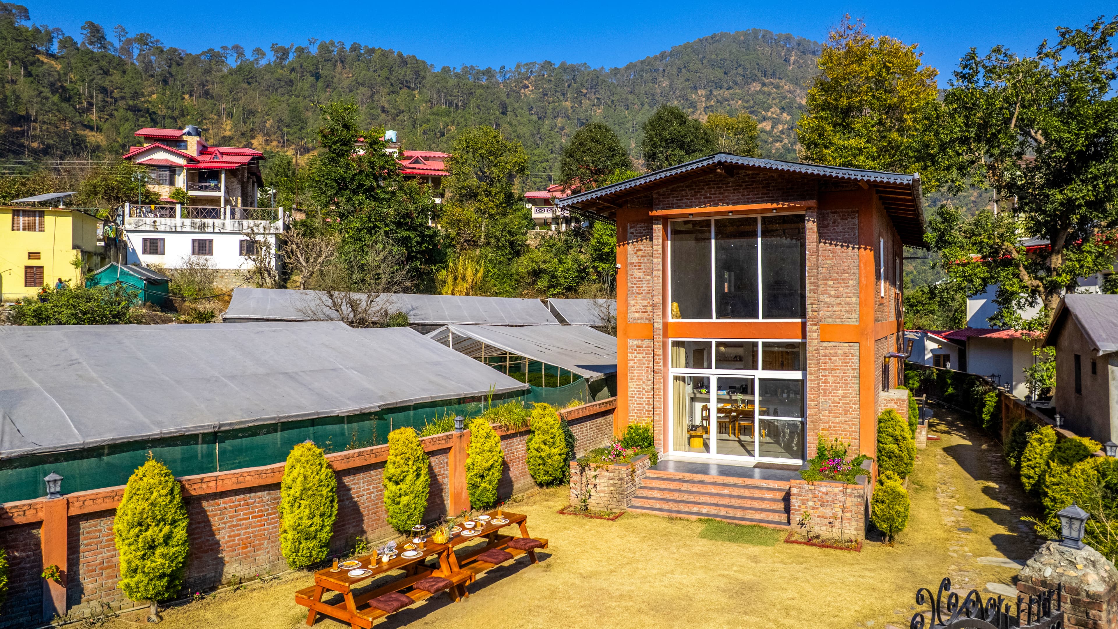 Casa Gaula | 4-BHK Cottage with  Lawn and Outdoor Sit-Out | 20 mins away from Bhimtal Lake | Pet-friendly - Image 2
