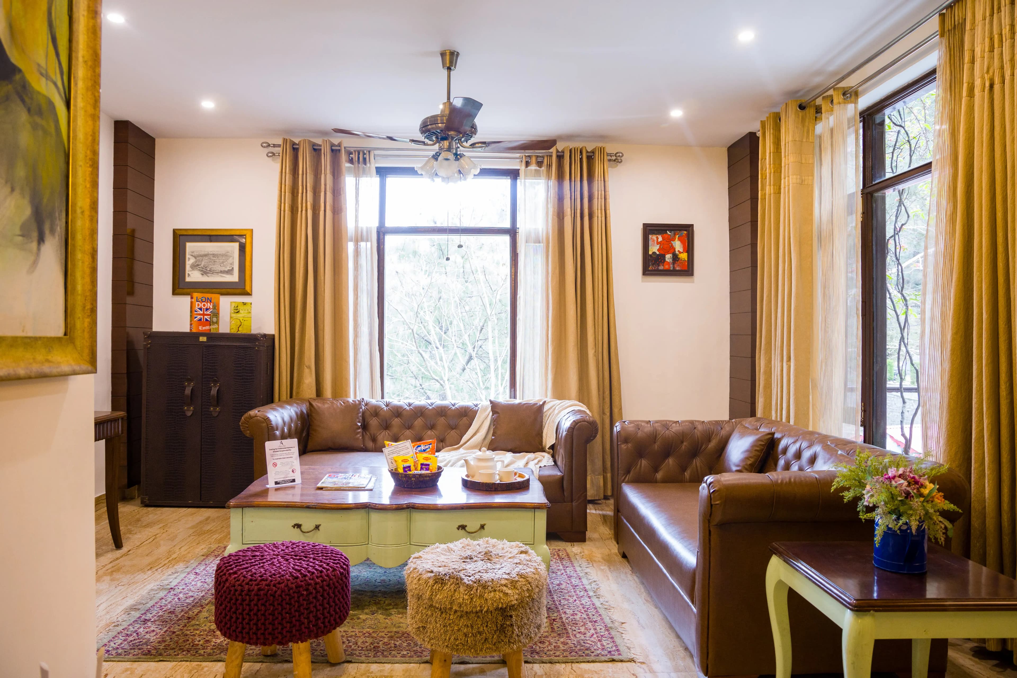 Kasauli Woods Cottage | Hillside 3-BHK Retreat With Outdoor Lounge, Balcony & Scenic Views - Image 9