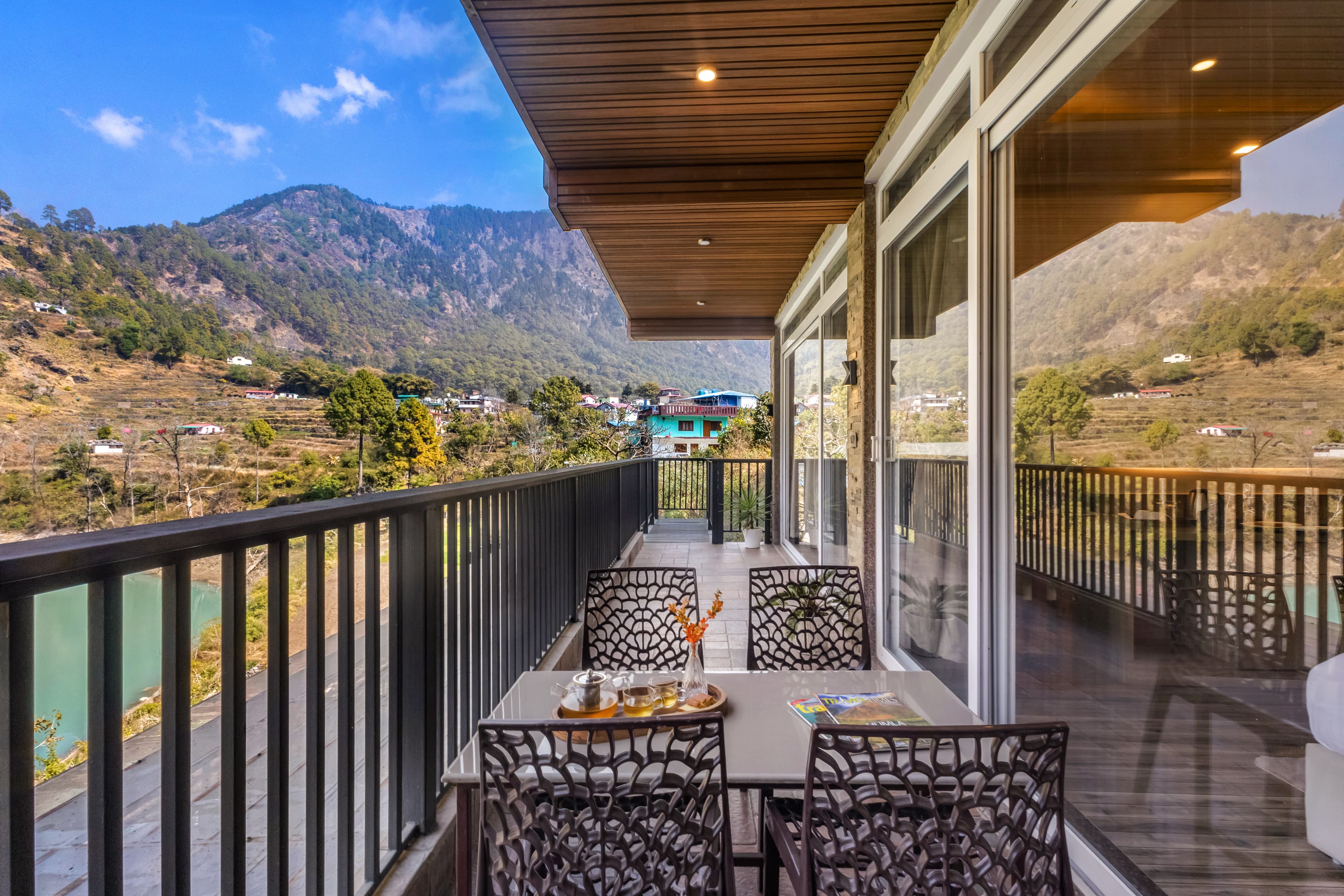 Lakefront Escape | Charming 2-room Suite with Sit-out area, Lake Views & Outdoor deck - Image 9