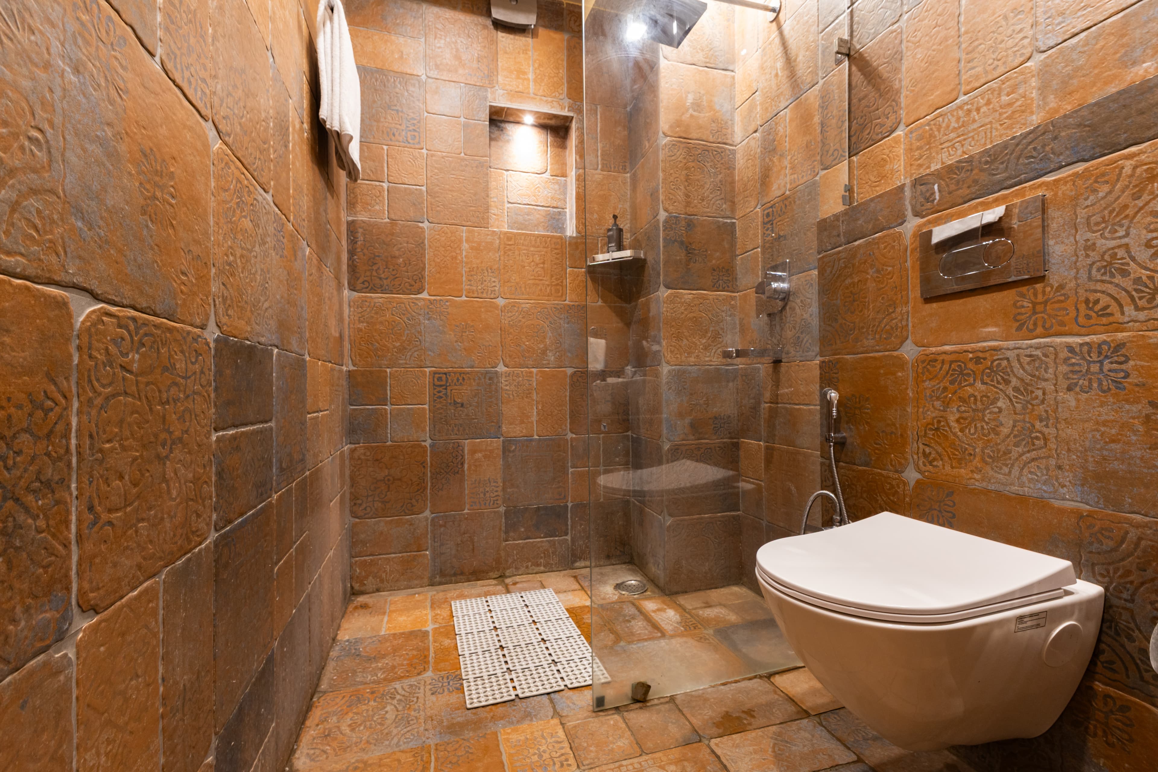 Lakefront Escape | Charming 2-room Suite with Sit-out area, Lake Views & Outdoor deck - Image 13