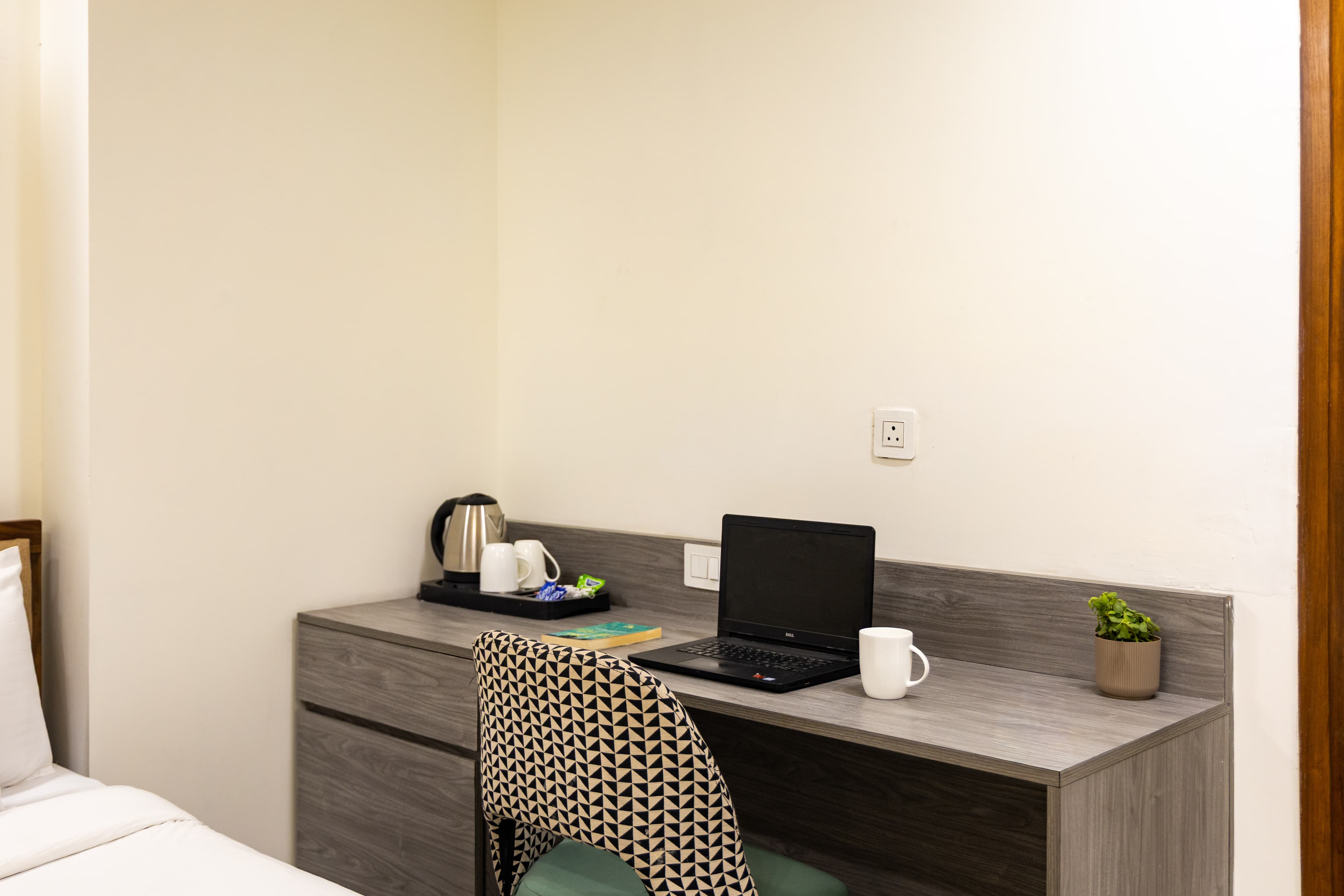 Liv Regalia Serviced Apartments | 1-BHK with a Double Bed, Restro, Gym, Lift & Conference Room | Close to Millennium City Centre (HUDA) - Image 15