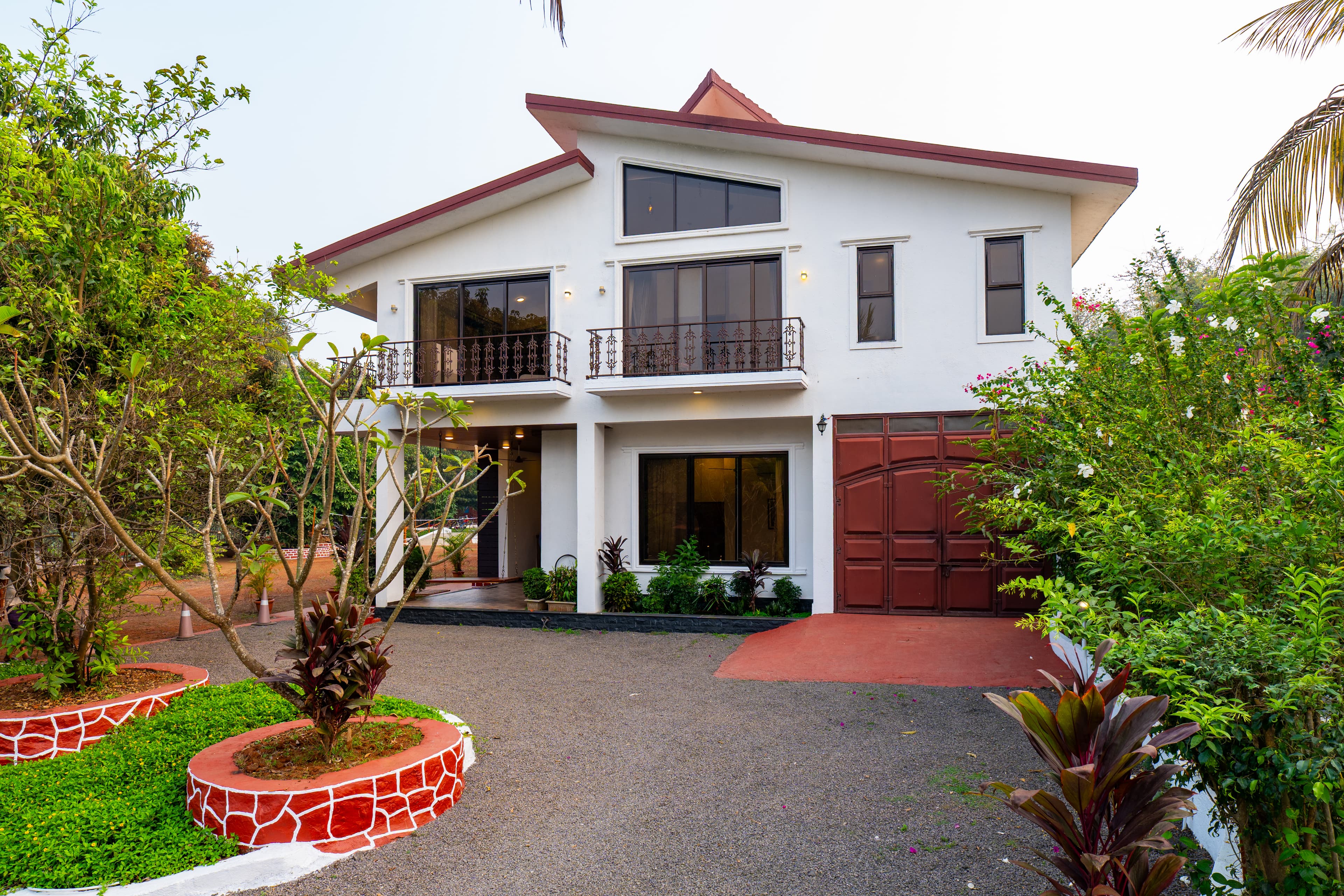 Valdivian Villa | 3-BHK with Verandah, Temple and Machan - Image 7