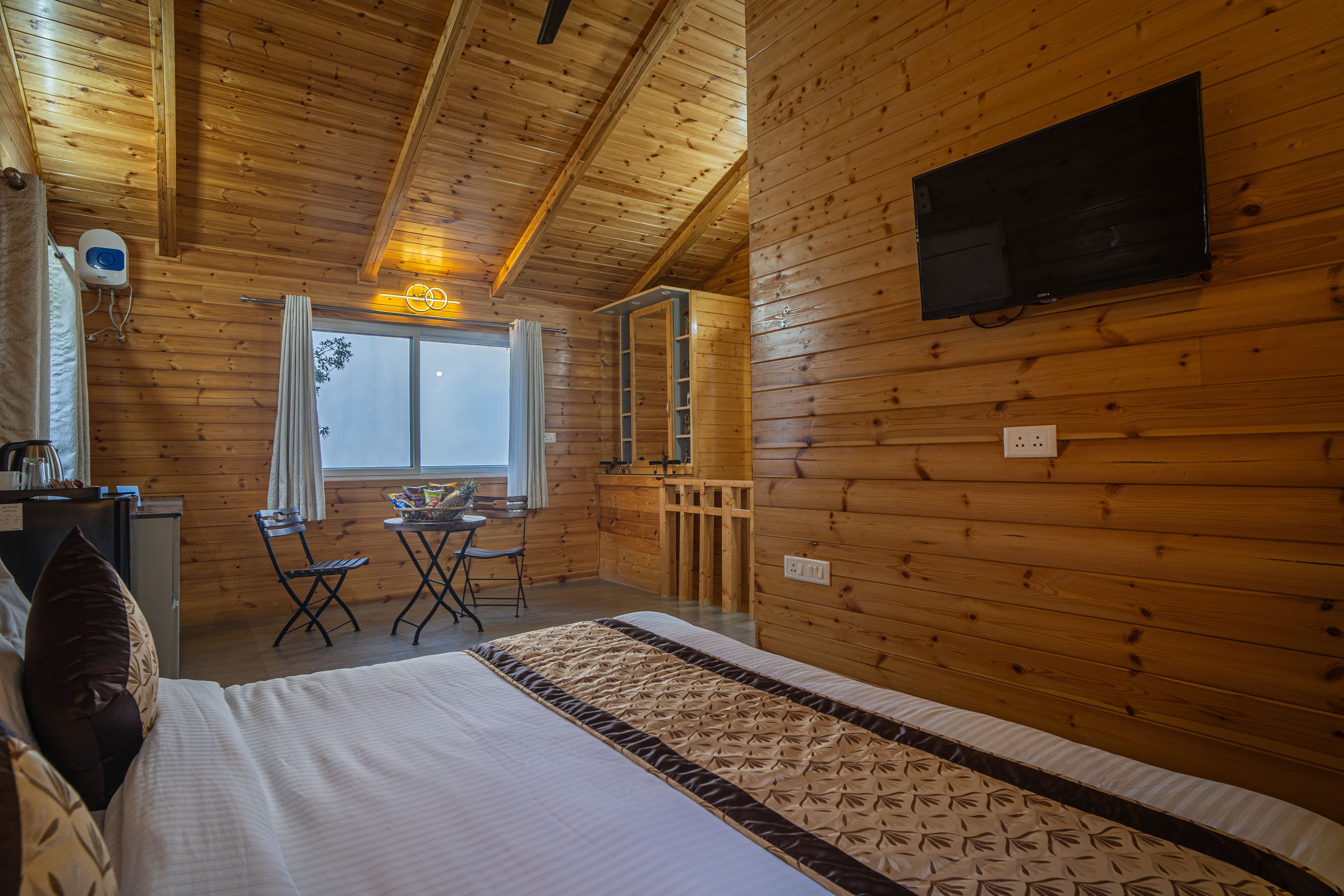 The Urban Escape Harmony | 1 Family Cottage | Hillside Duplex With Scenic Views - Image 22