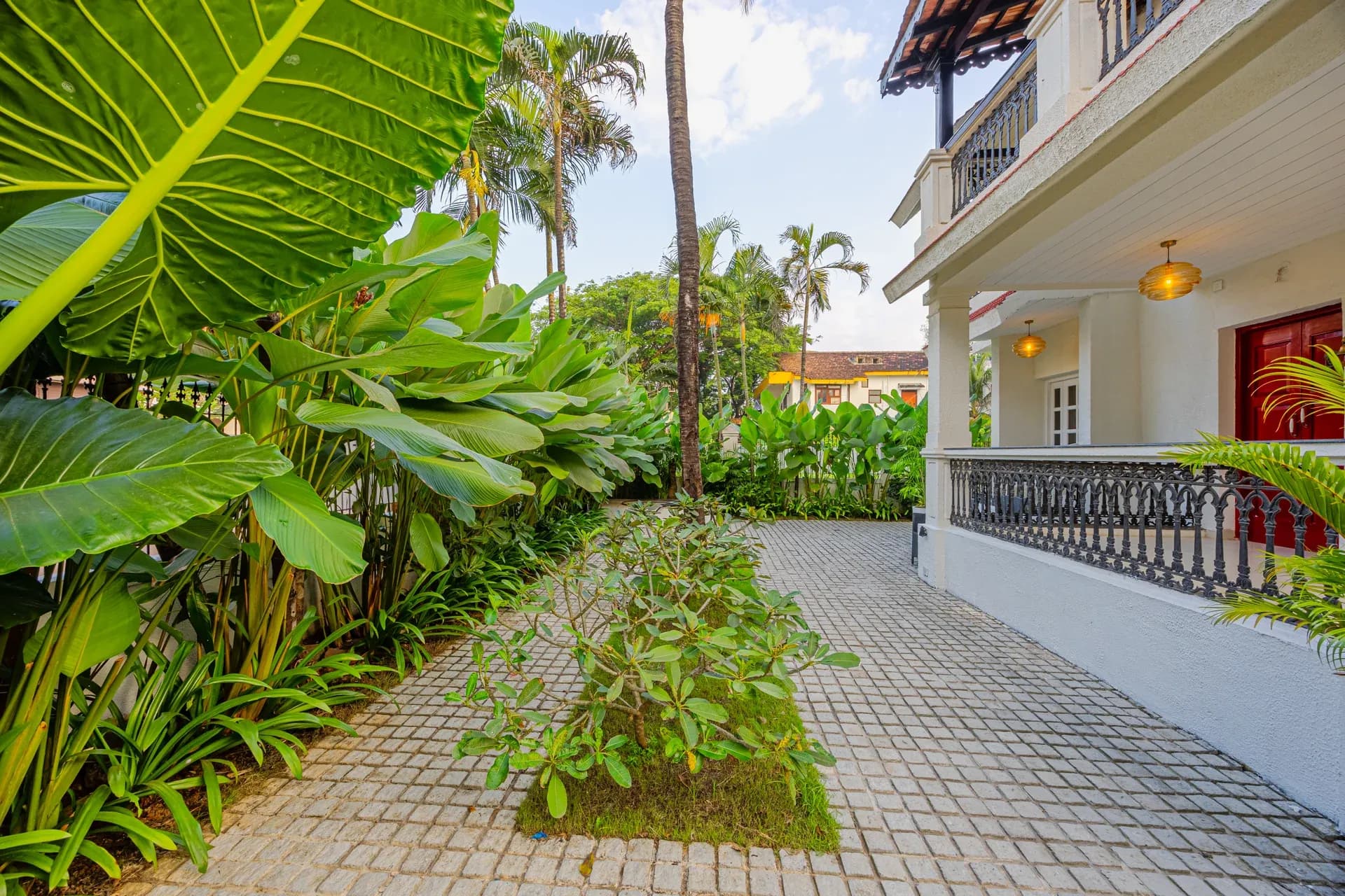 Casa Boa Vida | Luxe 4-BHK Villa Near Candolim Beach With Private Pool, Terrace & Bar - Image 9