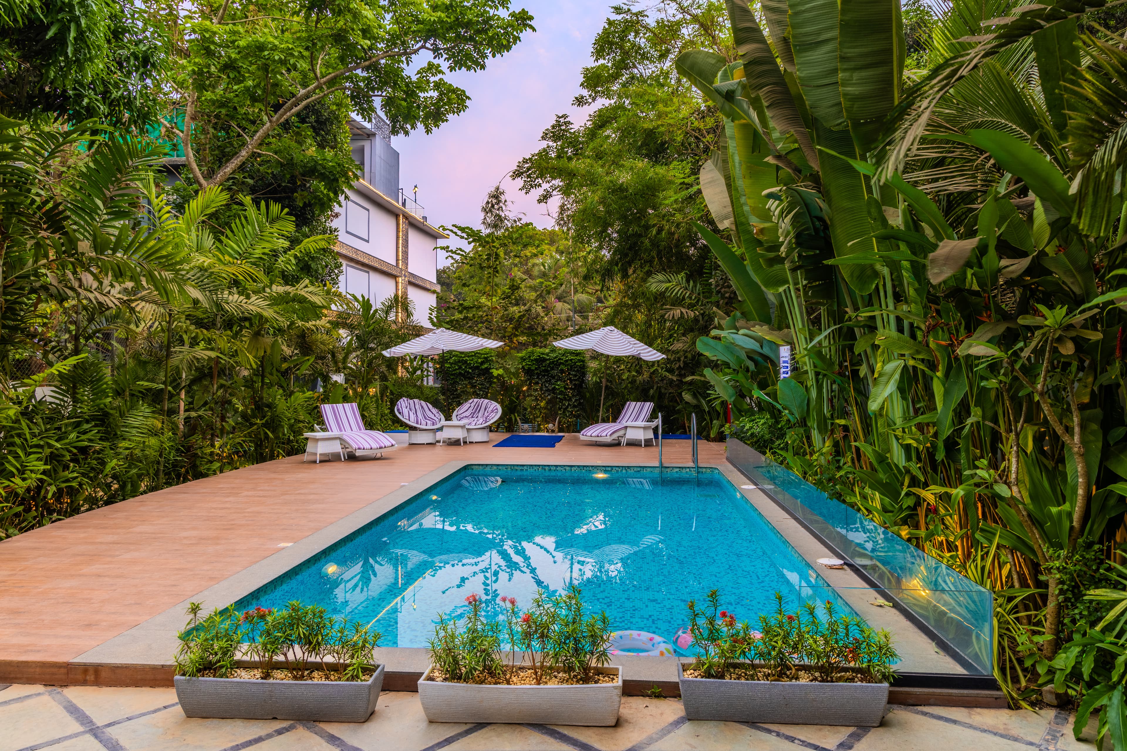 Goan Bliss Junior Suite | Spacious Boutique Suite with Living Room, Private Terrace, Shared Pool, Restro, Spa & Library - Image 10