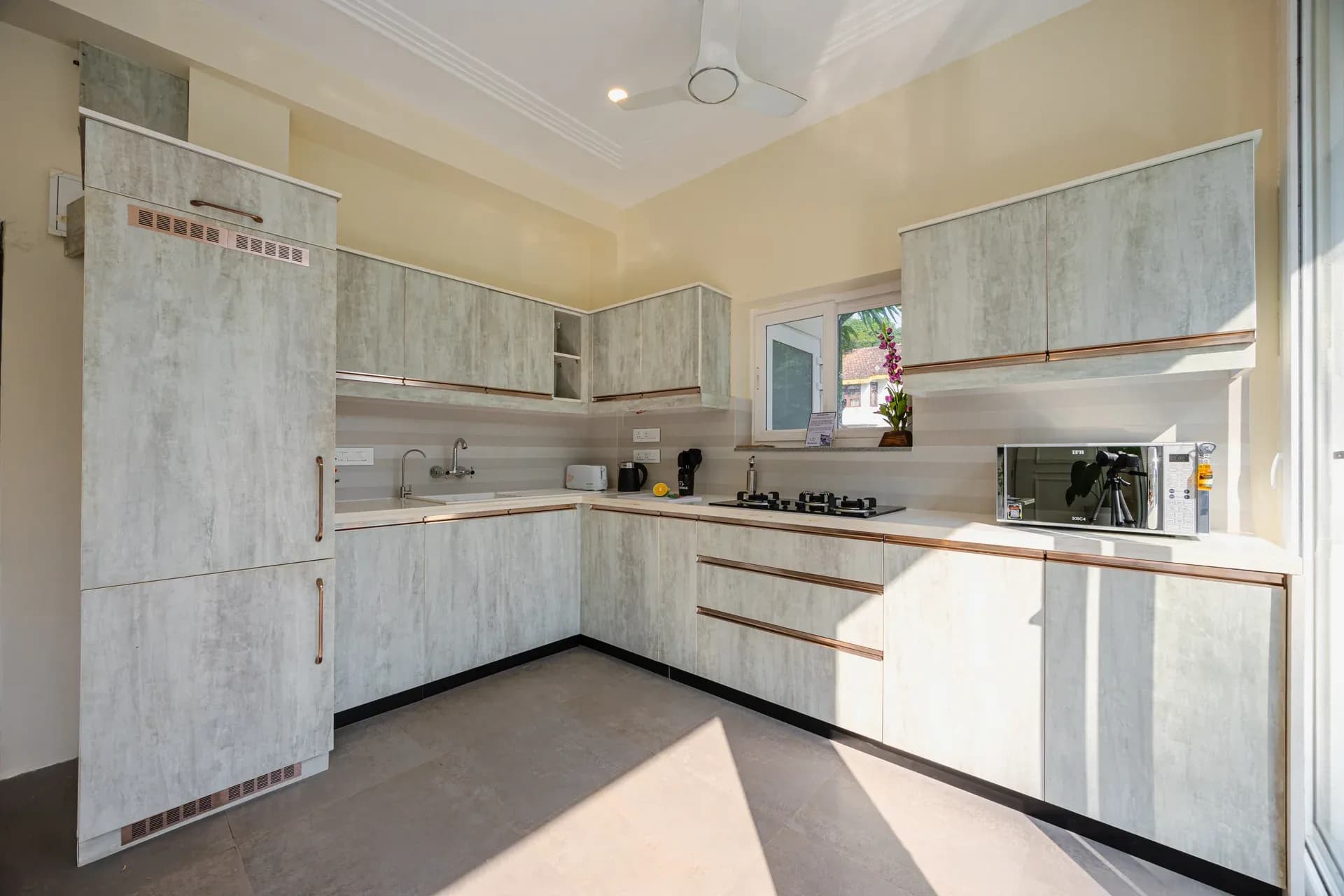 Casa Boa Vida | Luxe 4-BHK Villa Near Candolim Beach With Private Pool, Terrace & Bar - Image 38