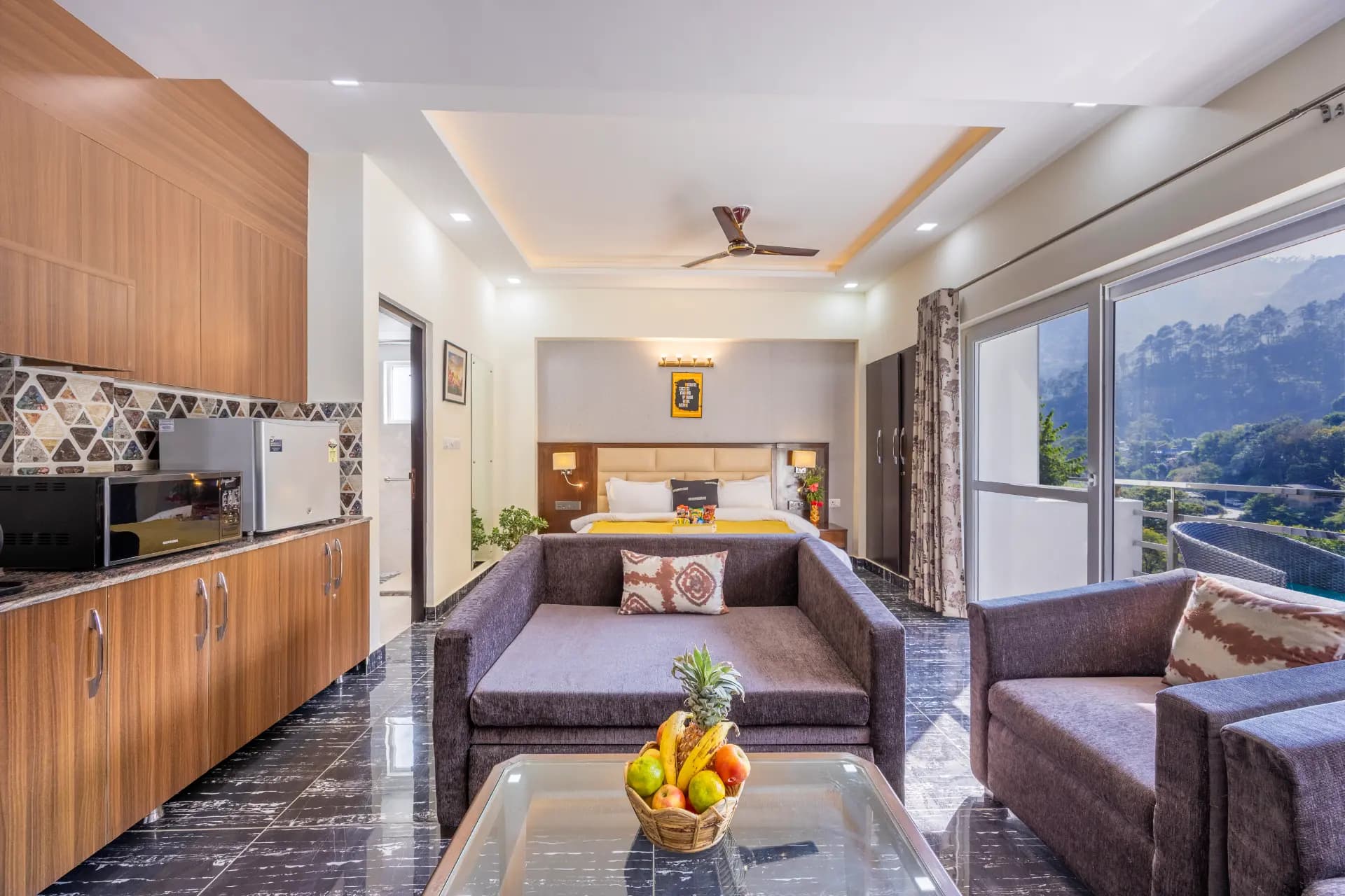Kingdom Heartz |  Cosy Pet-friendly Studio Apartment With Balcony, Common Pool, Common Garden & Restaurant - Image 12