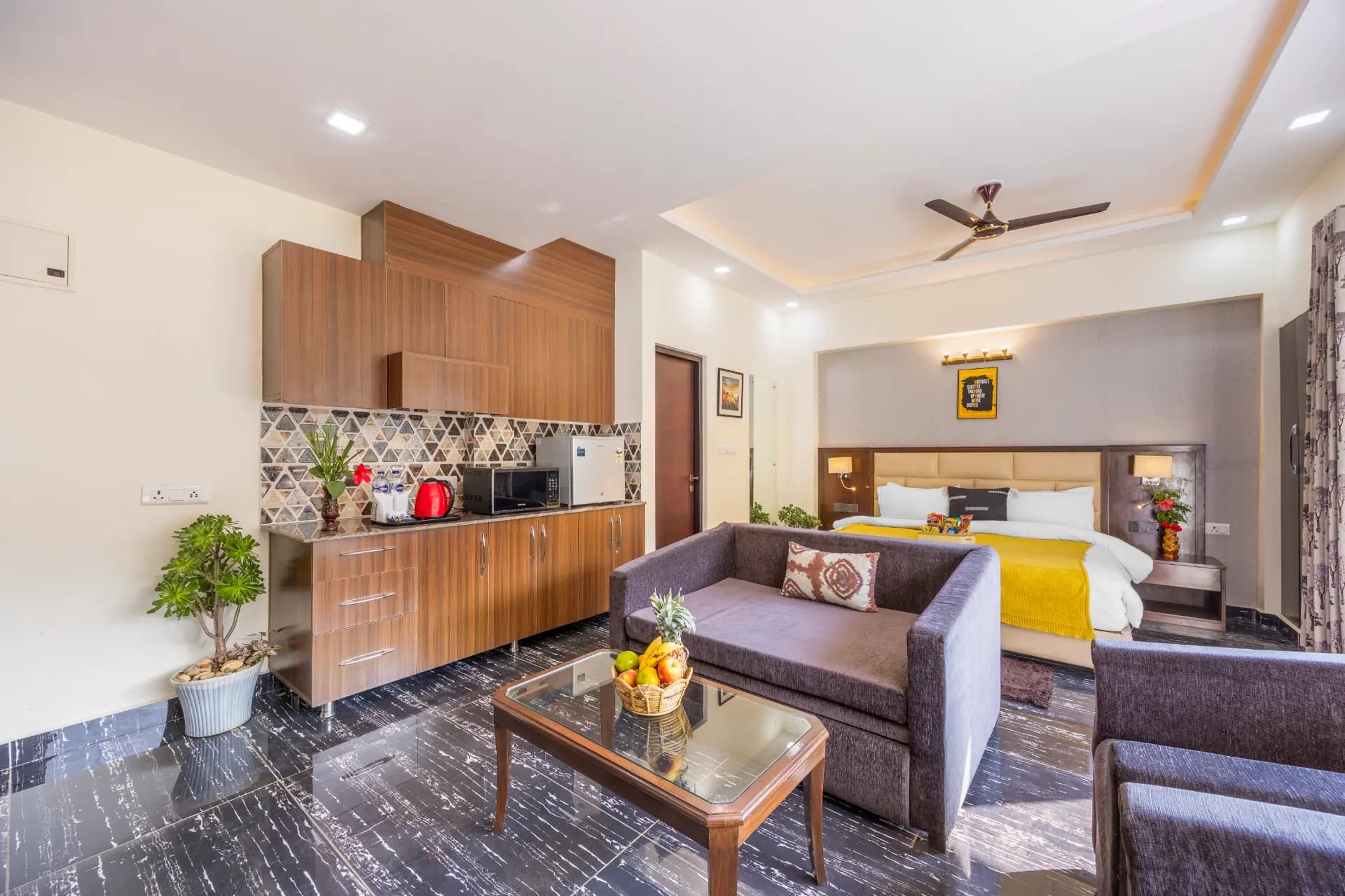 Kingdom Heartz |  Cosy Pet-friendly Studio Apartment With Balcony, Common Pool, Common Garden & Restaurant - Image 17