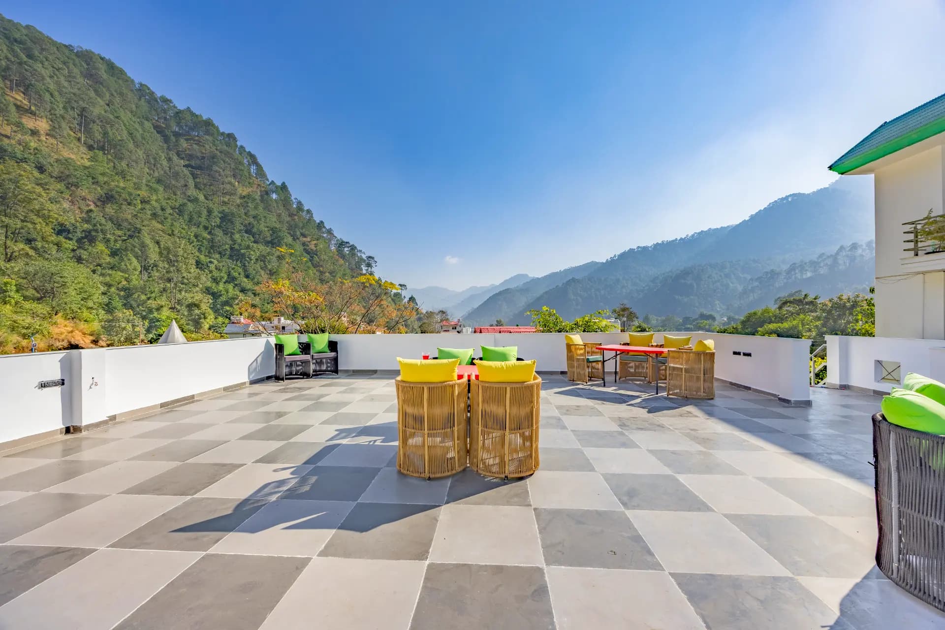 Kingdom Heartz |  Cosy Pet-friendly Studio Apartment With Balcony, Common Pool, Common Garden & Restaurant - Image 2