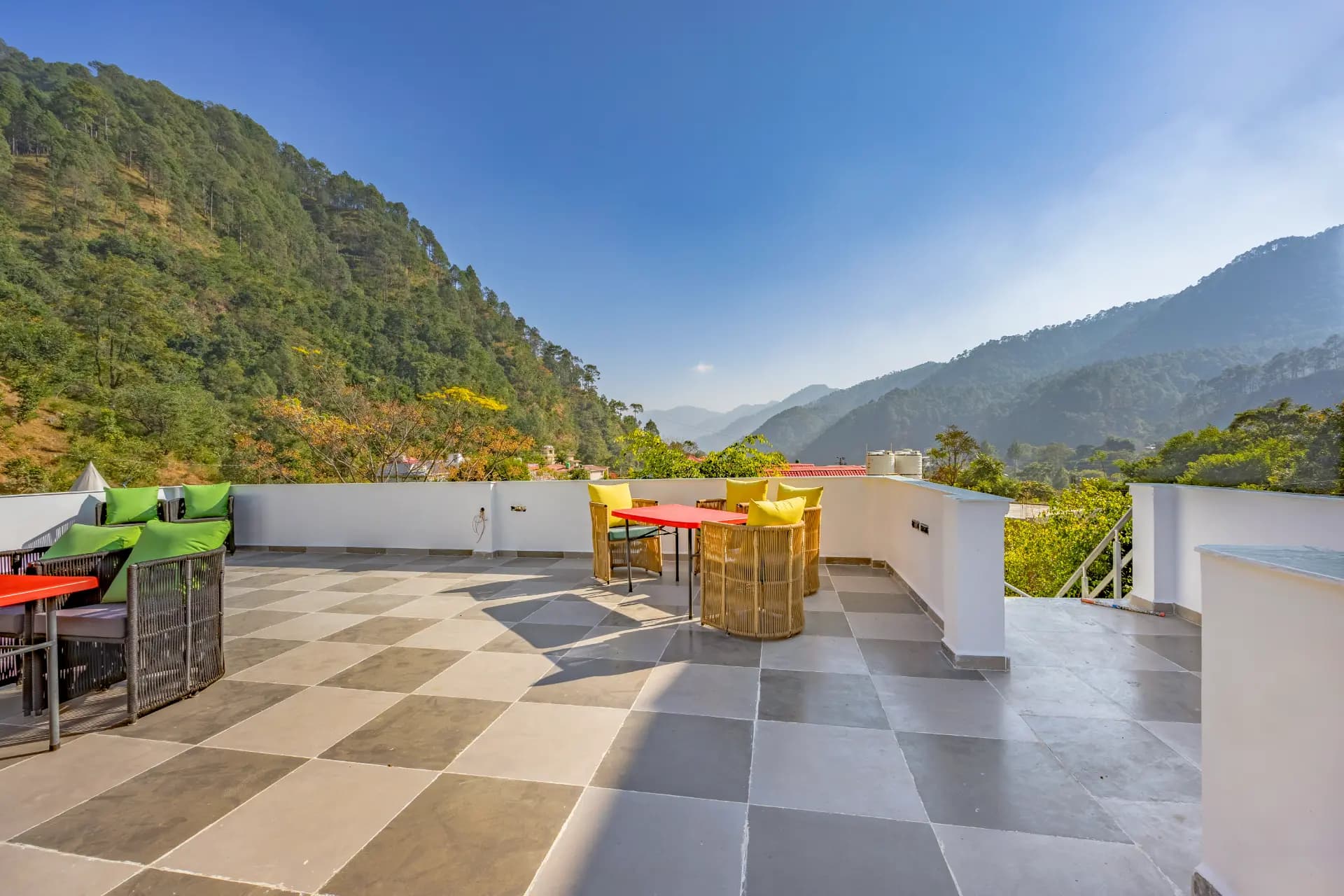 Kingdom Heartz |  Cosy Pet-friendly Studio Apartment With Balcony, Common Pool, Common Garden & Restaurant - Image 28