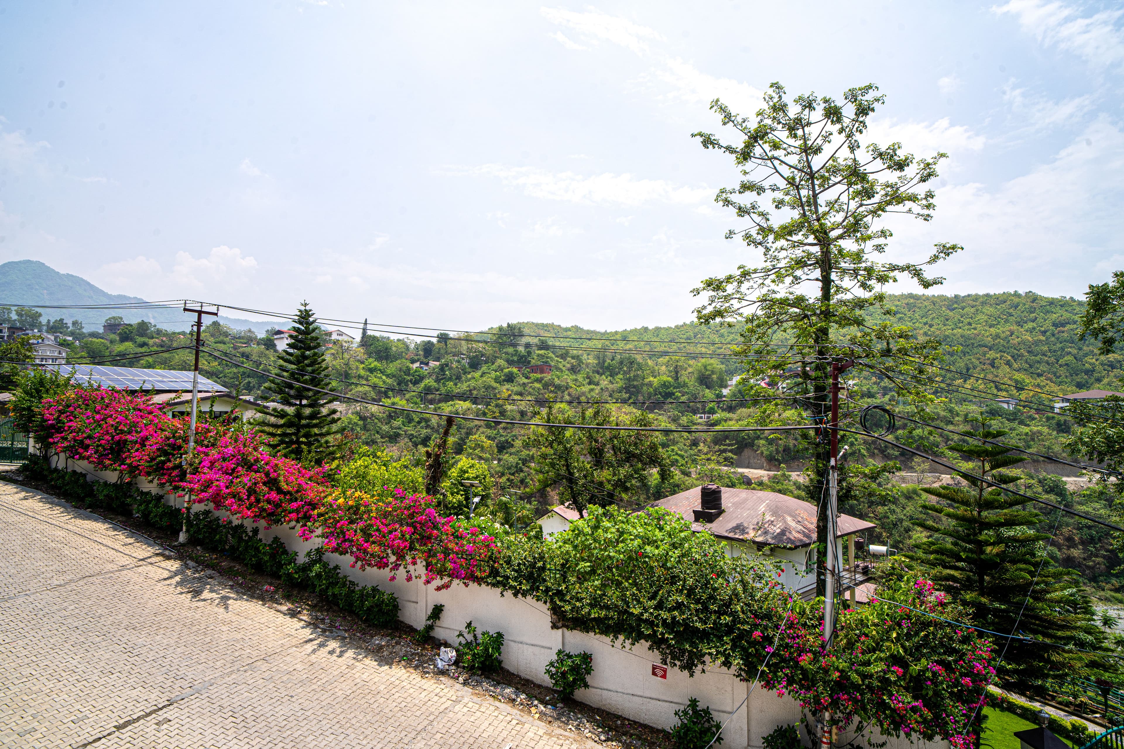 Udgam Vilas 3-BHK With Jacuzzi | Pet-friendly Hillside Apartment With Lift Near Robber’s Cave - Image 5