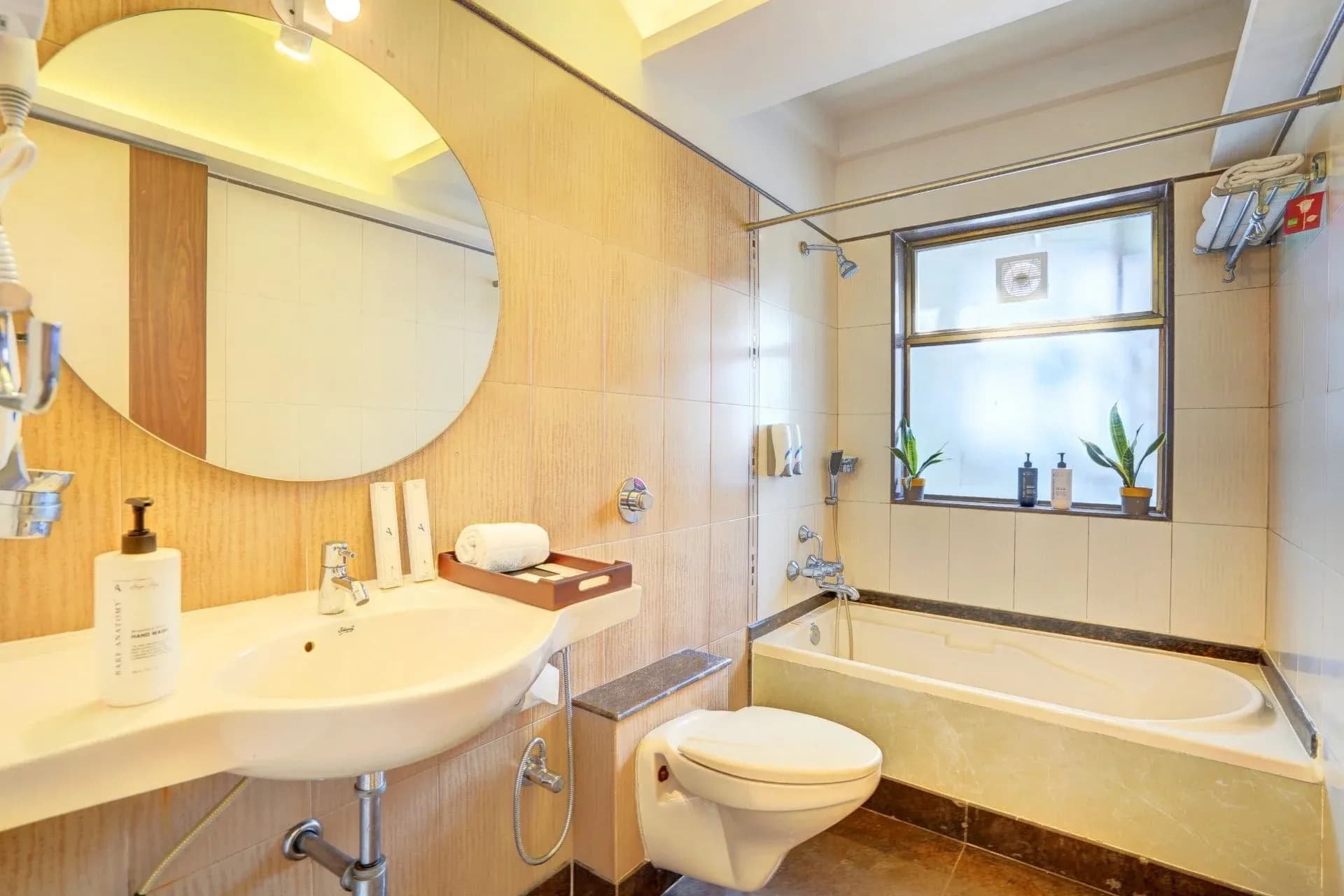 Adarsh Villa 3 | Pet-Friendly 3-BHK With Balcony, Bathtub and Scenic Views  - Image 13