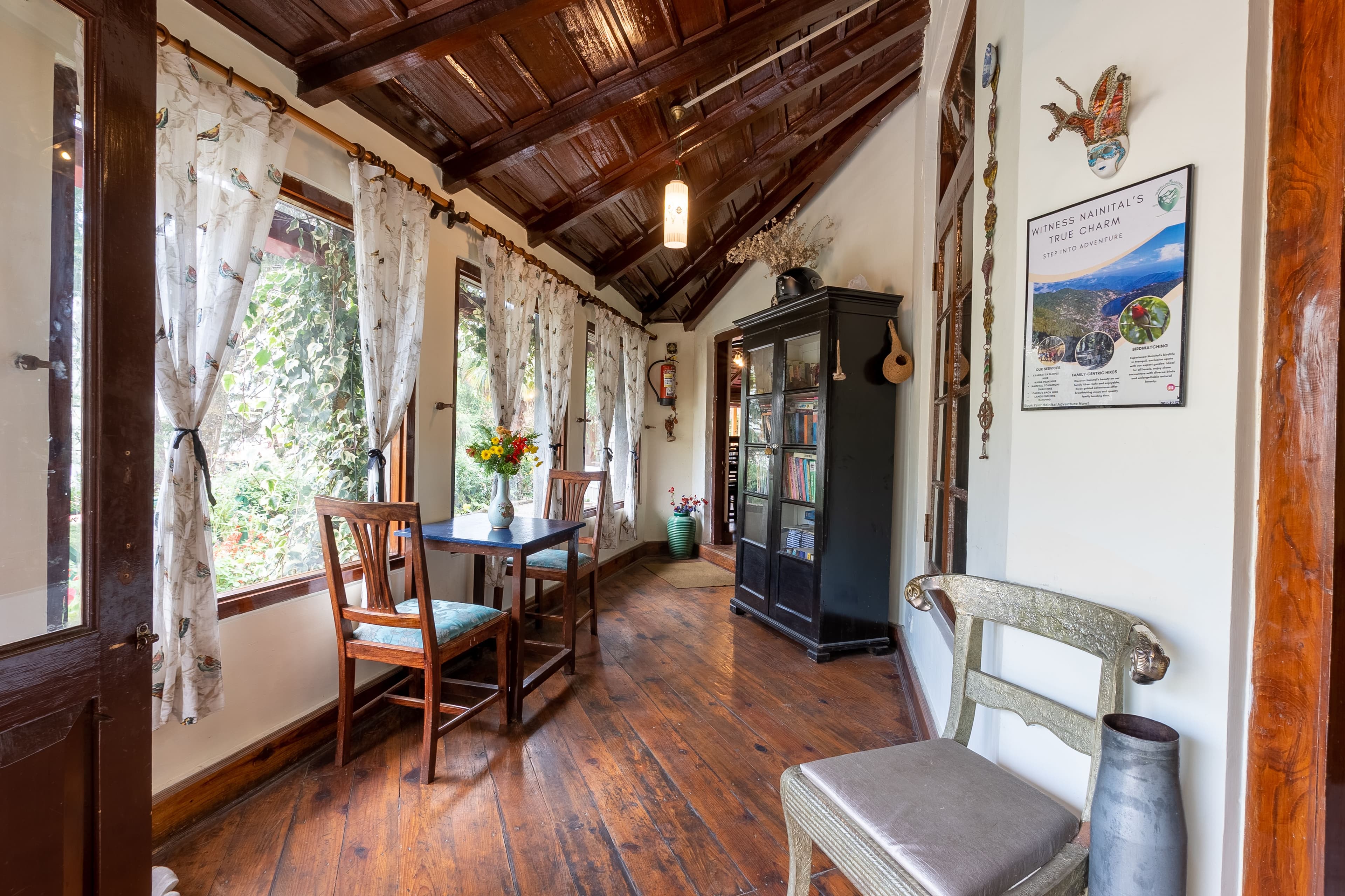 The Hive Cottage Magnolia Room | Hillside Resort With Restaurant, & Outdoor Seating | Ample Parking - Image 20