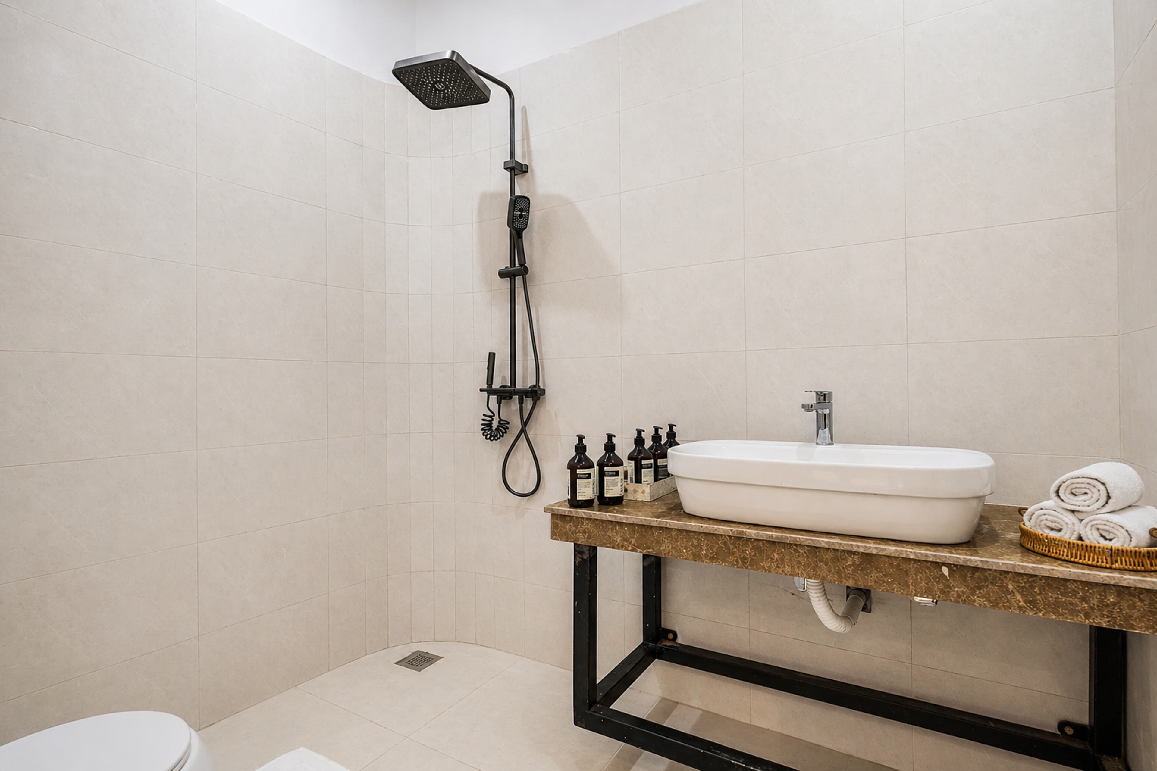 Aanandam Villas and Resort | Pet-friendly Super Deluxe Room With Shared Pool, Restro & Garden - Image 10