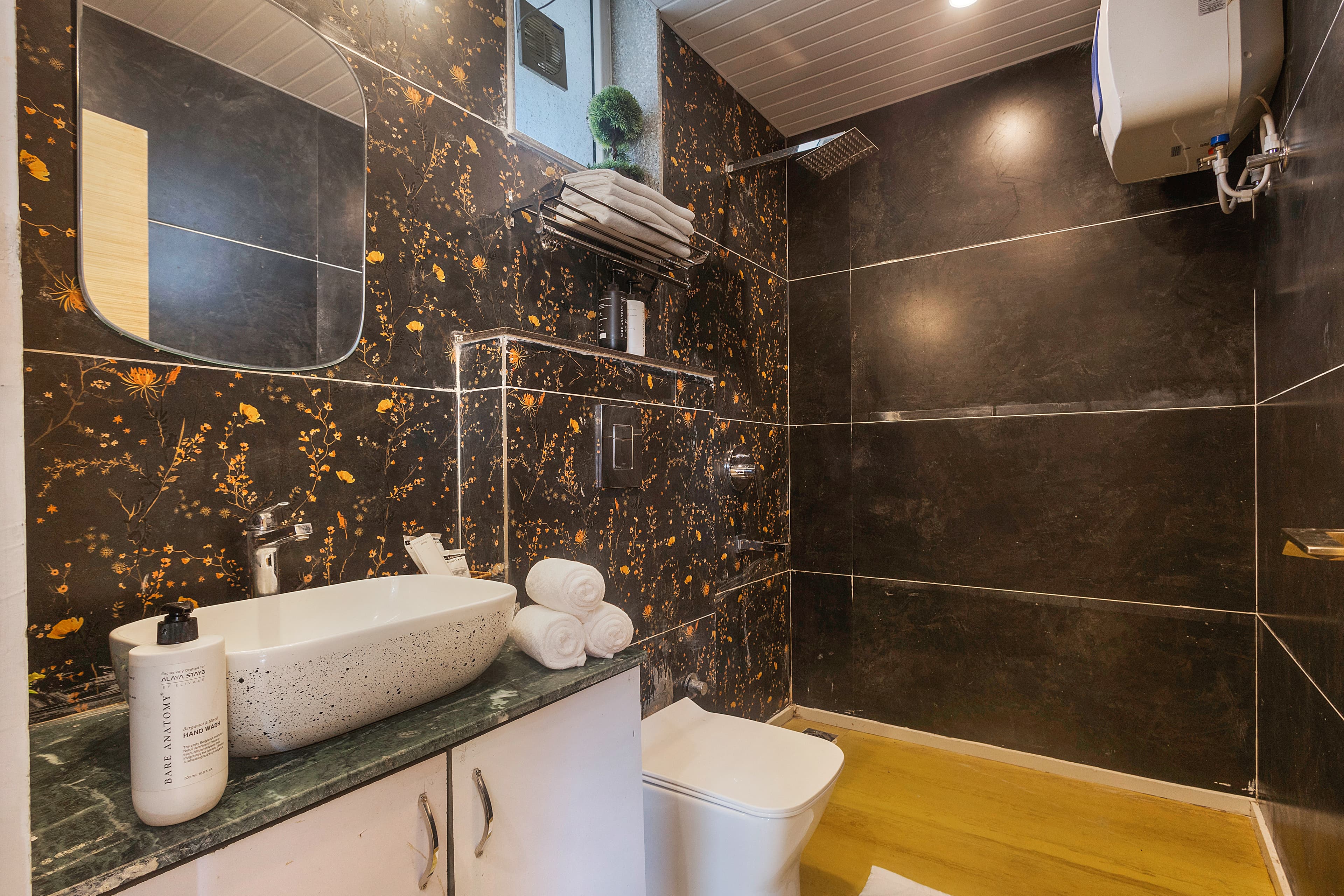 Snowdrop Retreat | Pet-friendly 3-BHK Apartment With Mountain Views | Near Mall Road, Top Cafés & Landmarks - Image 16