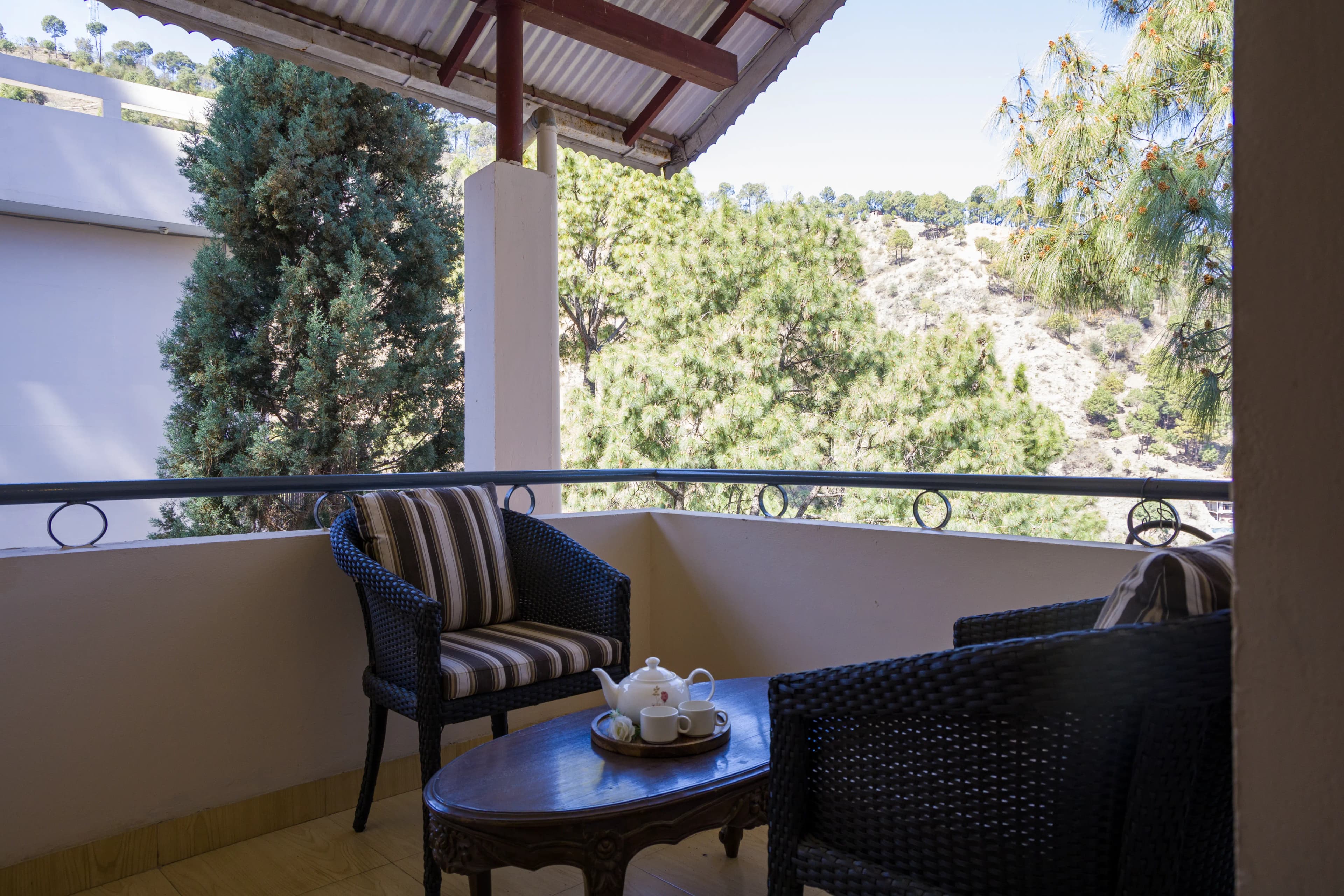 Mehar Villa | 3-BHK Hillside Retreat With Garden & Scenic Views - Image 16