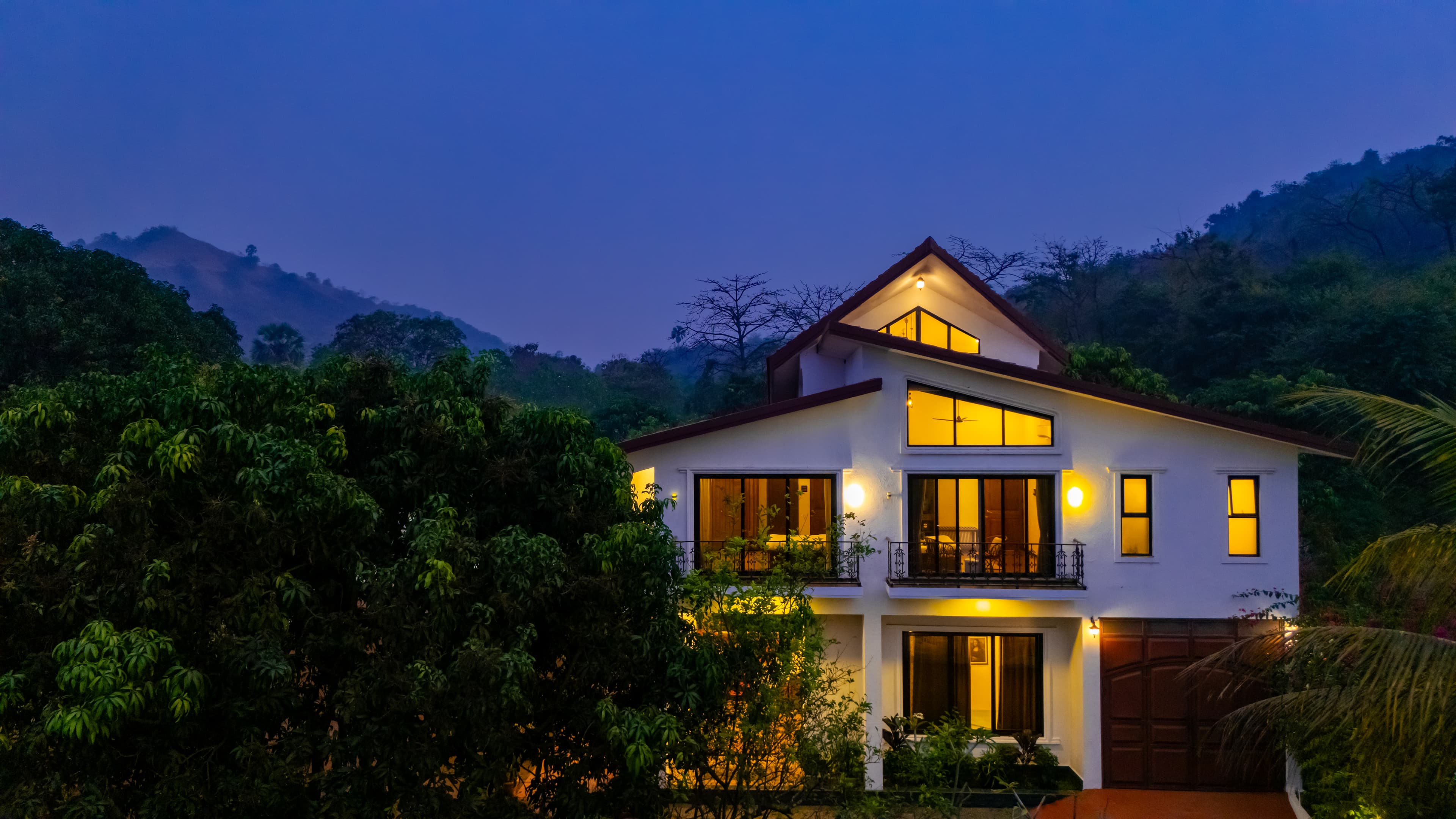 Valdivian Villa | 3-BHK with Verandah, Temple and Machan - Image 15